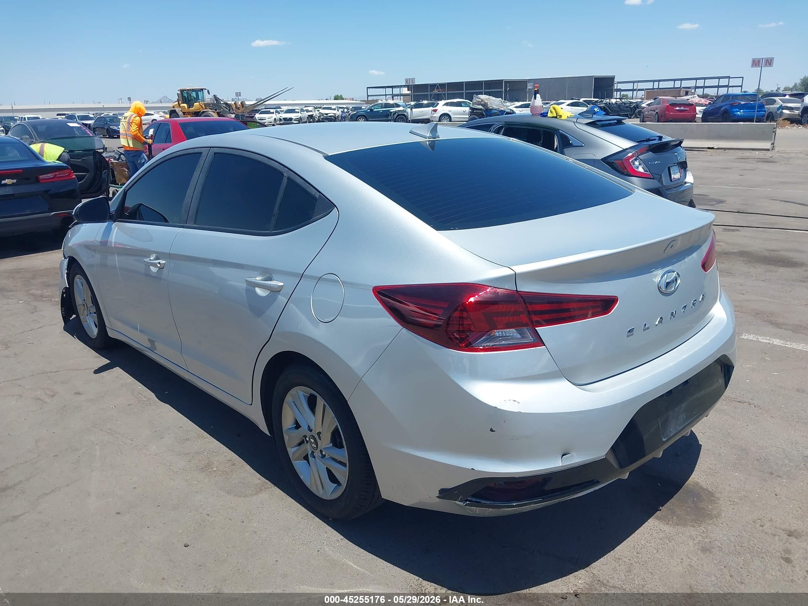 2019 Hyundai Elantra Sel Серебряный vin: 5NPD84LF6KH403195