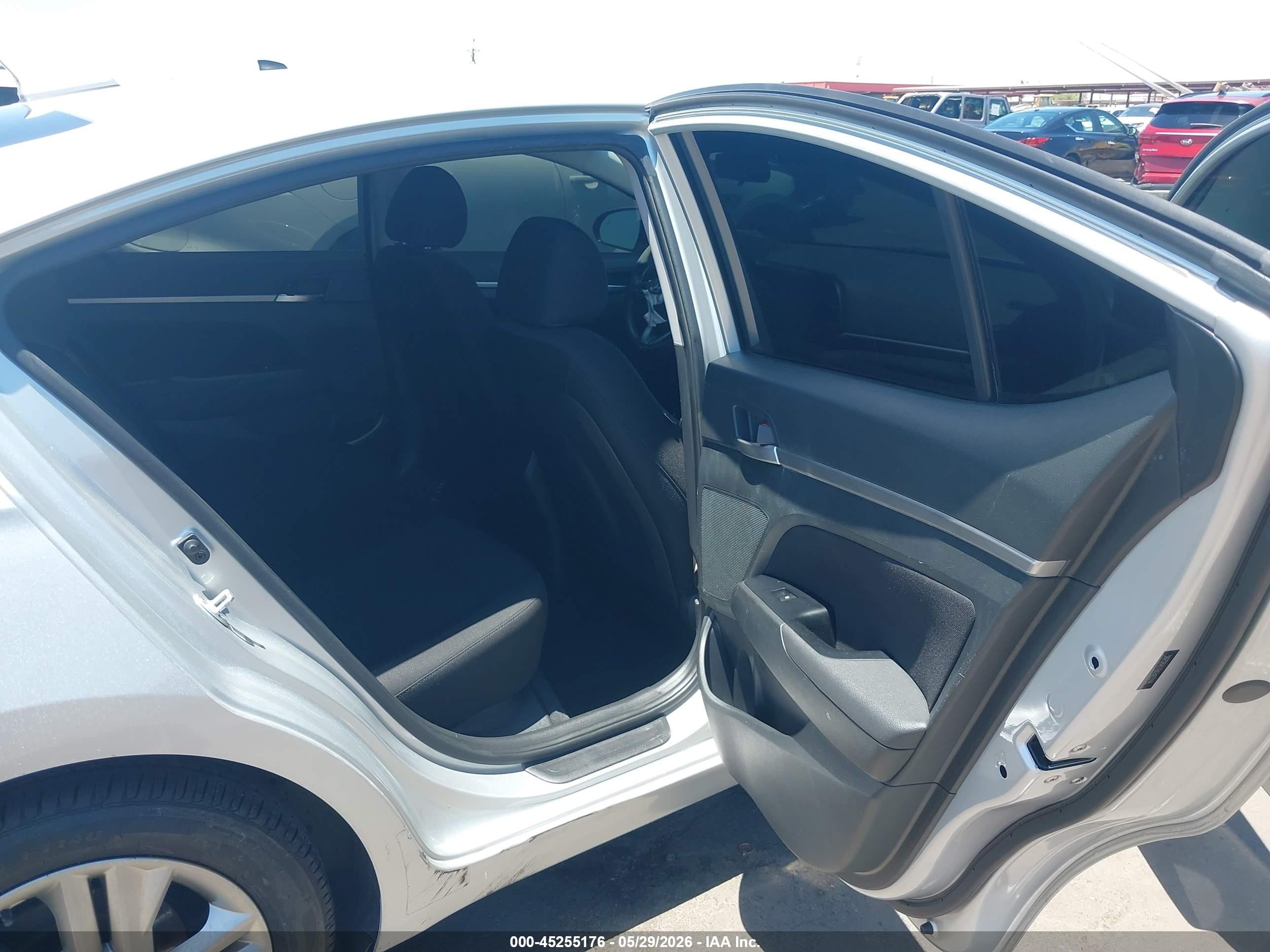 2019 Hyundai Elantra Sel Серебряный vin: 5NPD84LF6KH403195