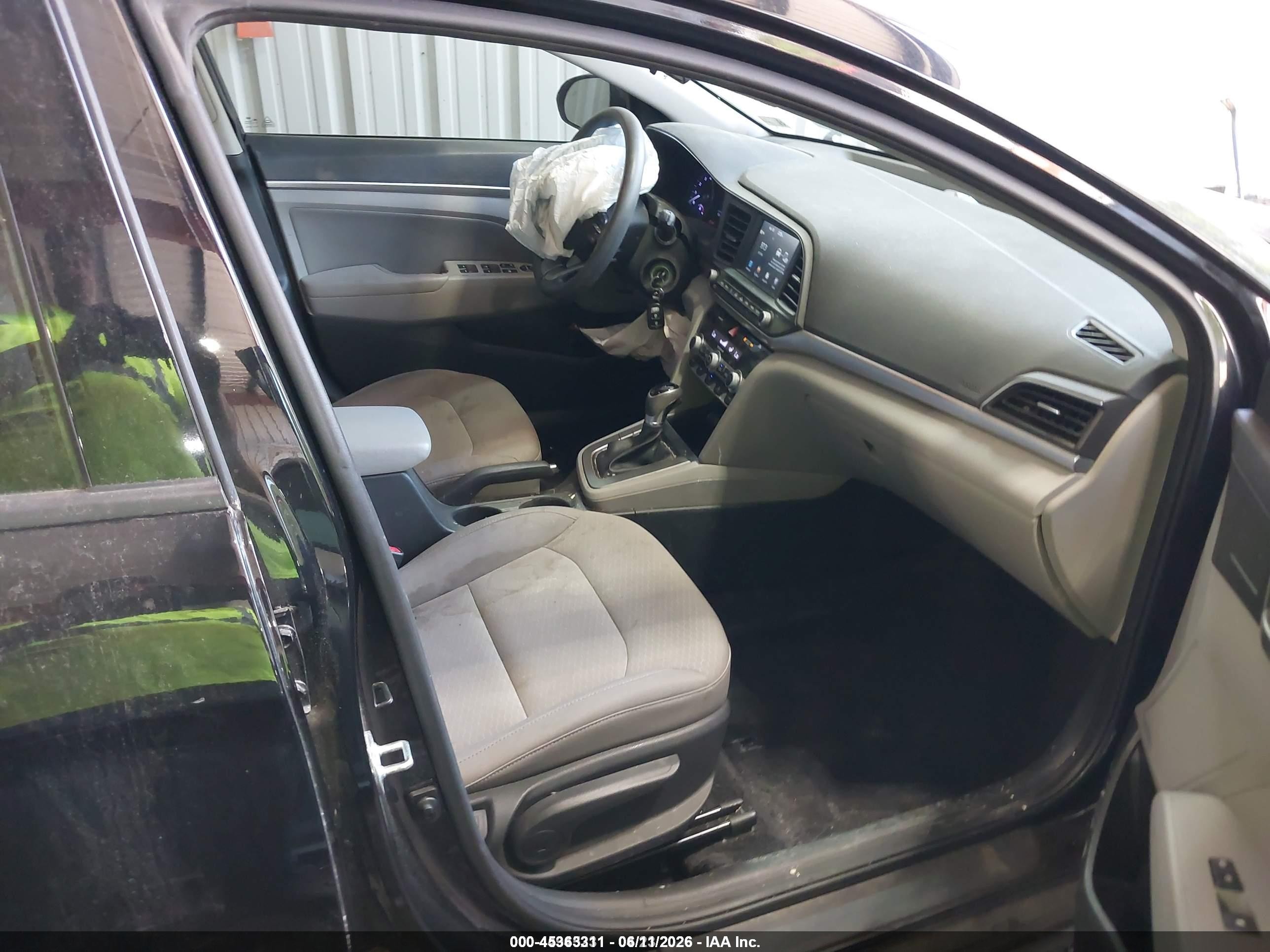 2020 Hyundai Elantra Sel Black vin: 5NPD84LF6LH520437