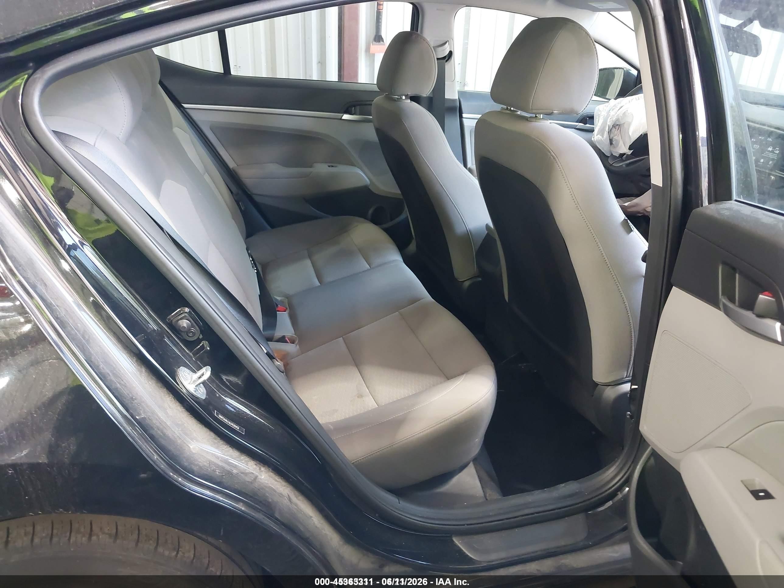 2020 Hyundai Elantra Sel Black vin: 5NPD84LF6LH520437