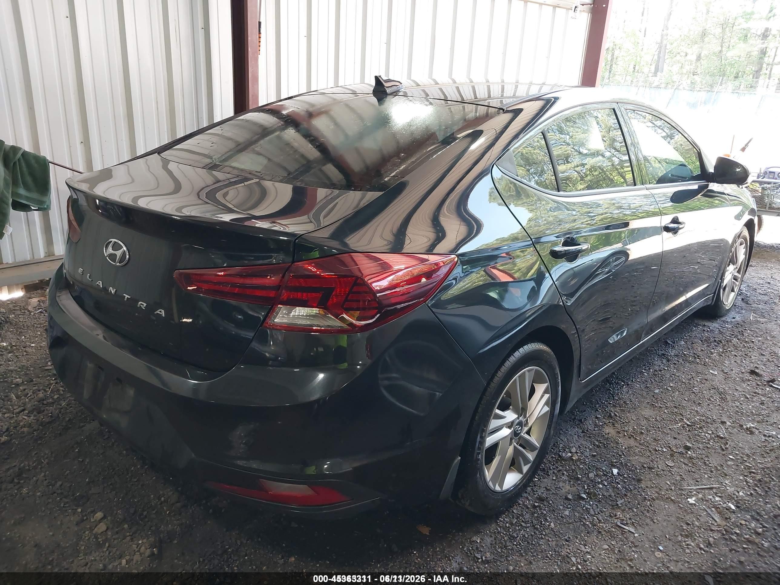 2020 Hyundai Elantra Sel Black vin: 5NPD84LF6LH520437