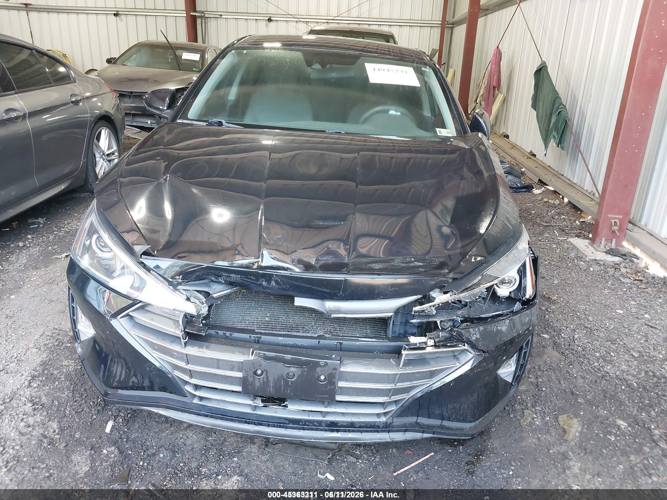 2020 Hyundai Elantra Sel Black vin: 5NPD84LF6LH520437