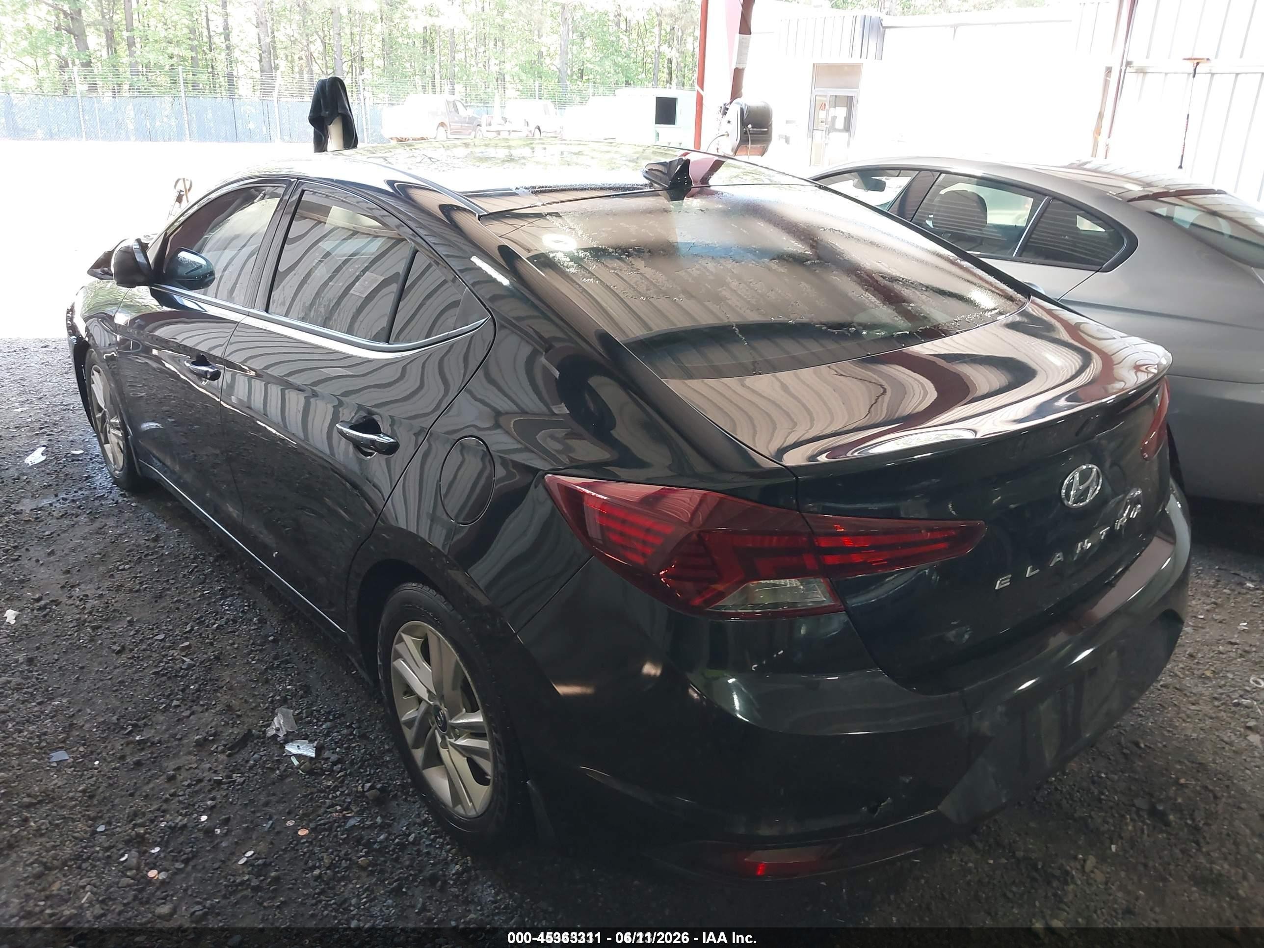 2020 Hyundai Elantra Sel Black vin: 5NPD84LF6LH520437
