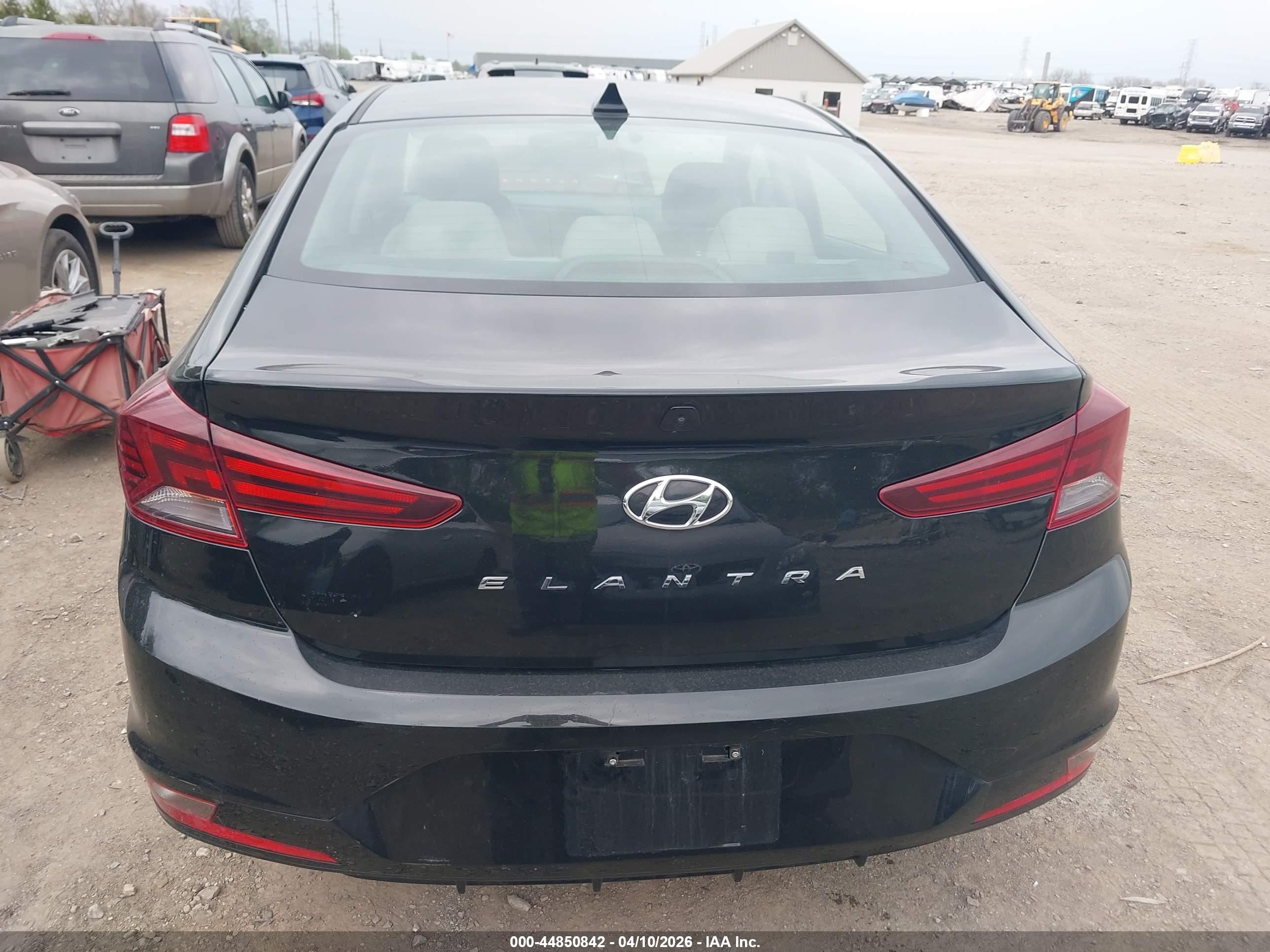 2020 Hyundai Elantra Sel Black vin: 5NPD84LF6LH568620