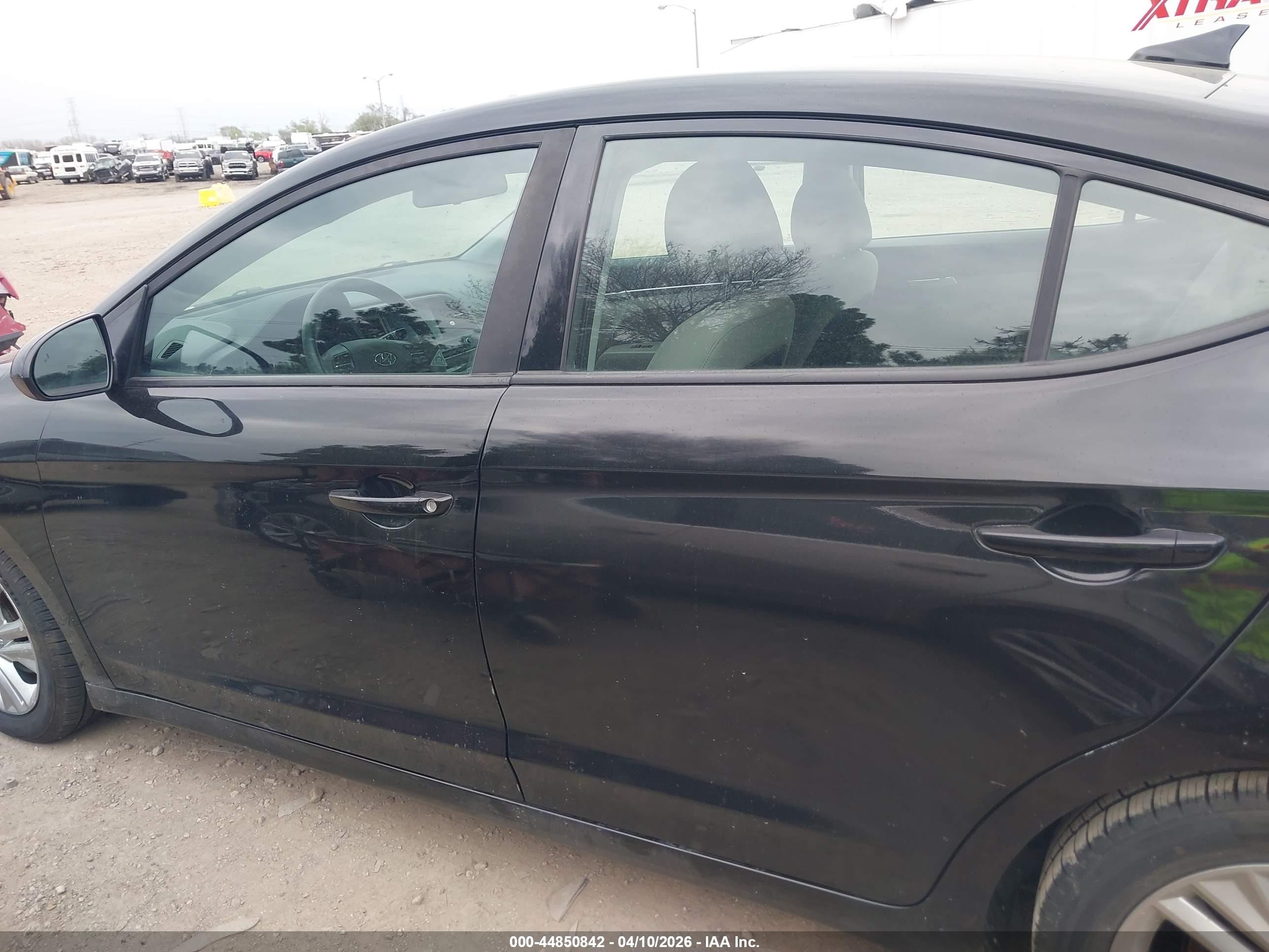 2020 Hyundai Elantra Sel Black vin: 5NPD84LF6LH568620