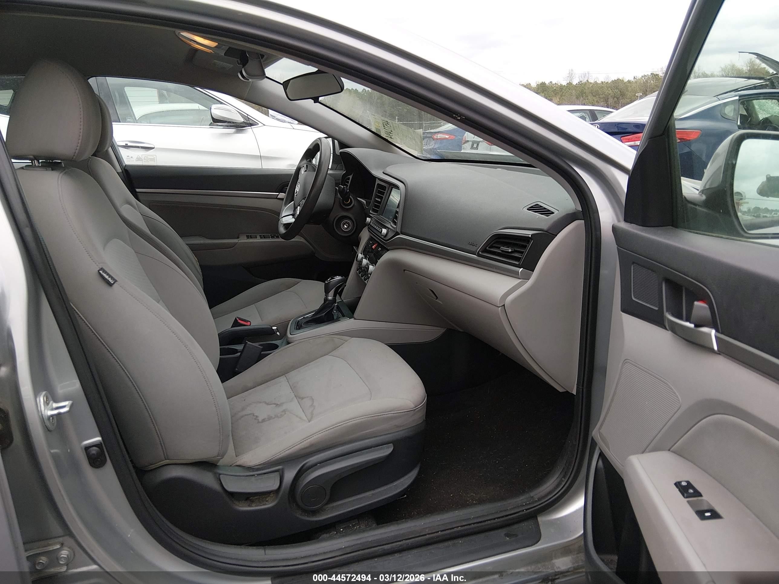 2020 Hyundai Elantra Sel Серебряный vin: 5NPD84LF6LH621865