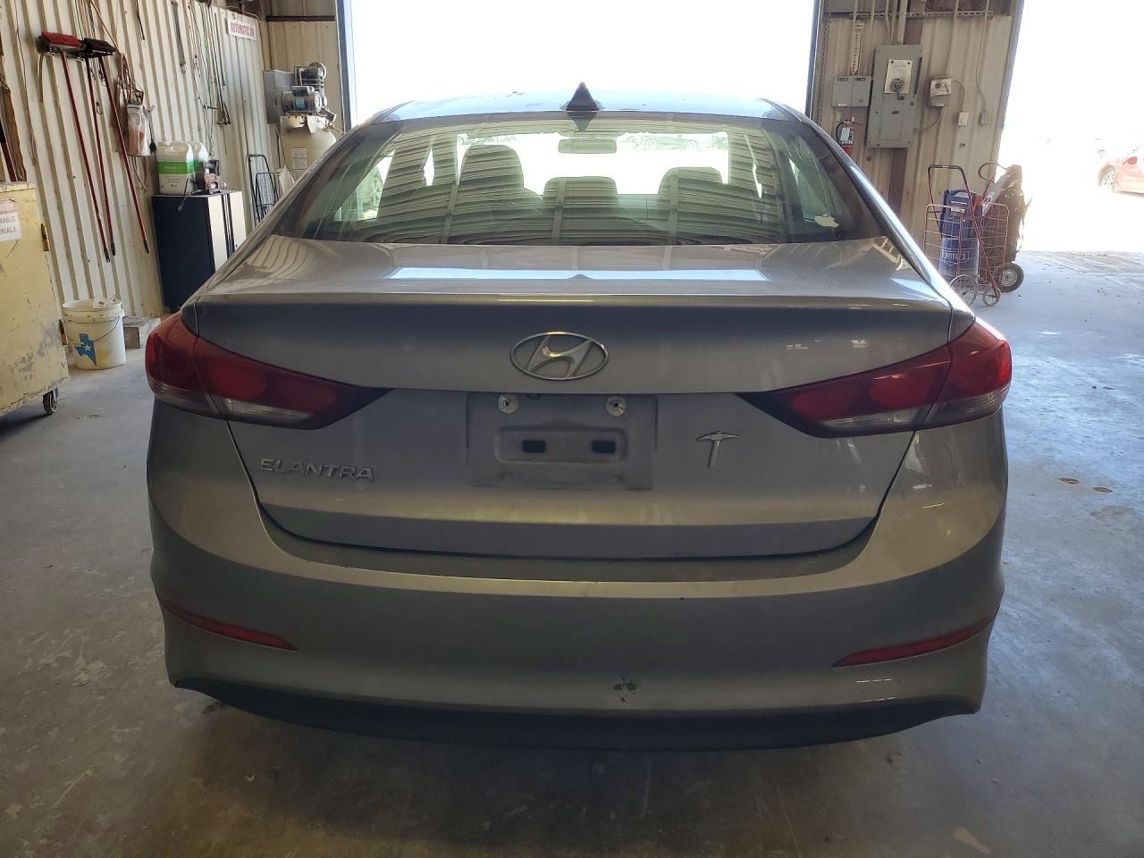 2017 Hyundai Elantra Se Gray vin: 5NPD84LF7HH008502