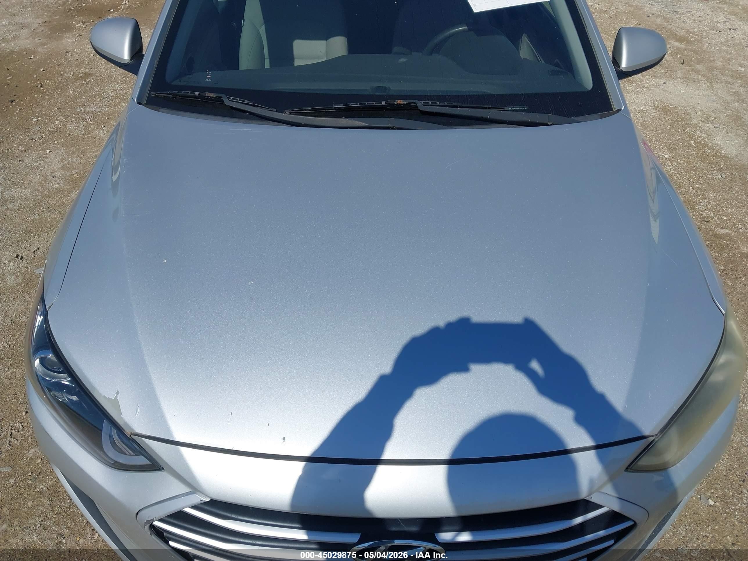 2017 Hyundai Elantra Se Silver vin: 5NPD84LF7HH116280