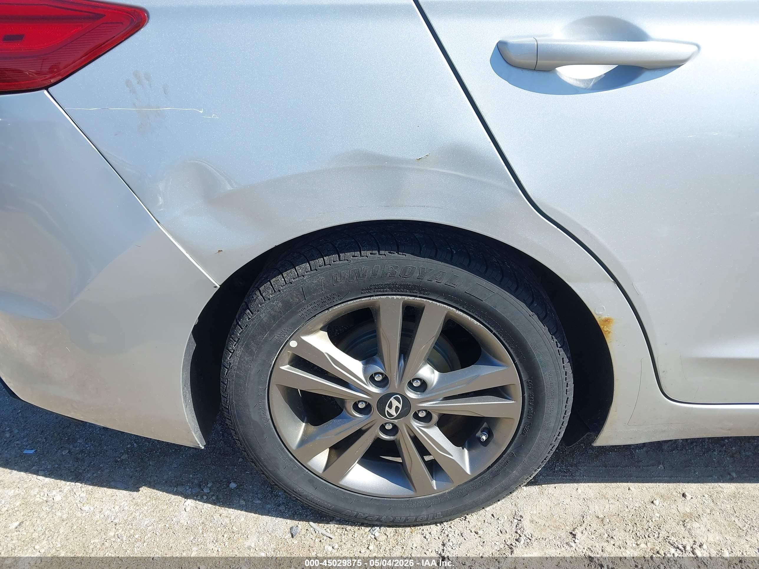 2017 Hyundai Elantra Se Silver vin: 5NPD84LF7HH116280
