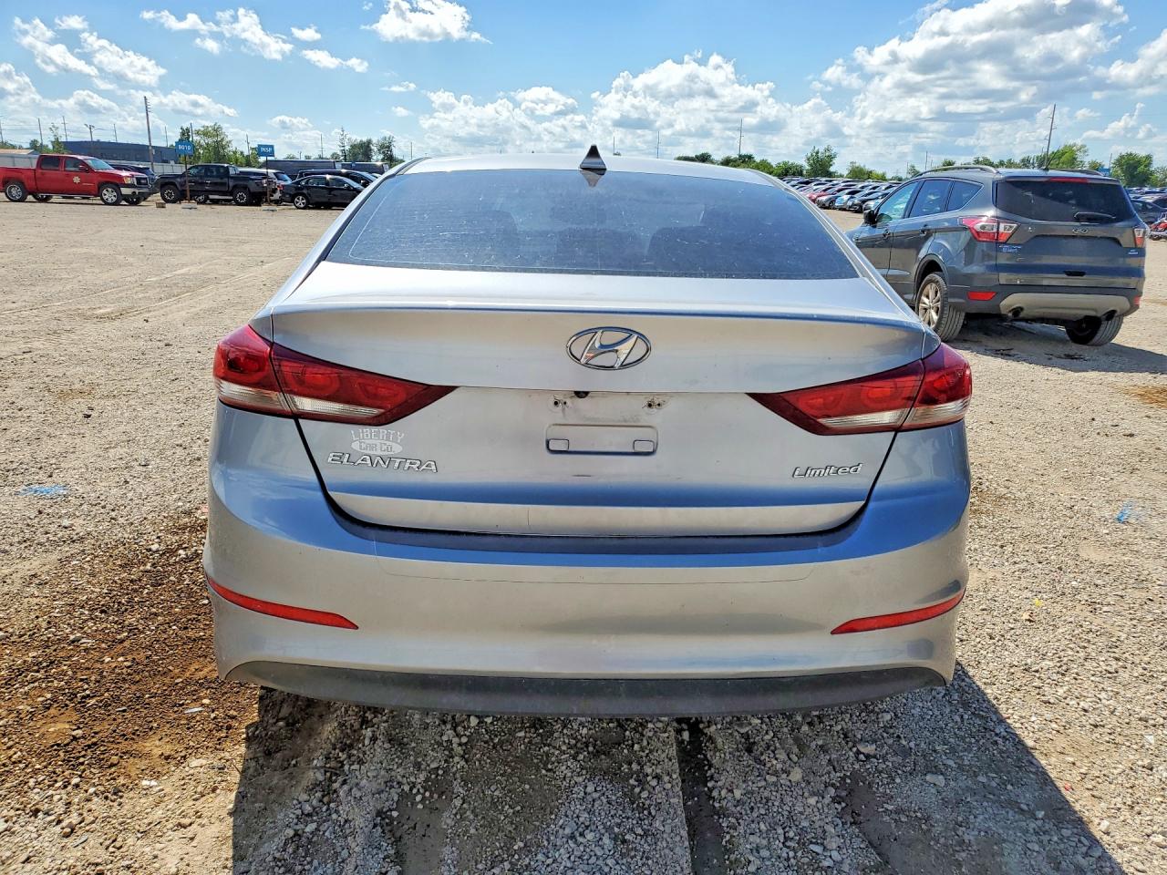 2017 Hyundai Elantra Limited Серебряный vin: 5NPD84LF7HH178133
