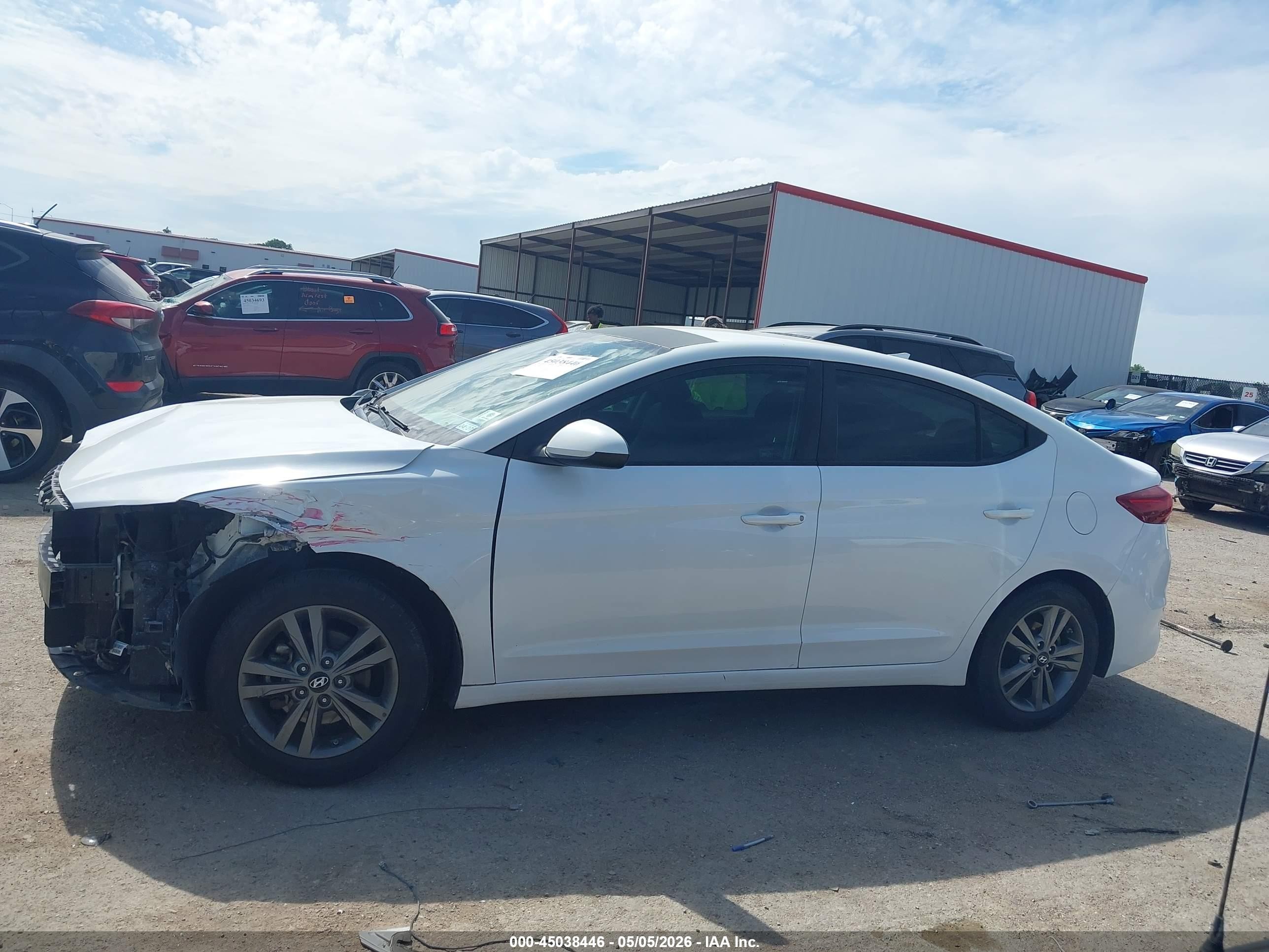 2018 Hyundai Elantra Sel White vin: 5NPD84LF7JH232875