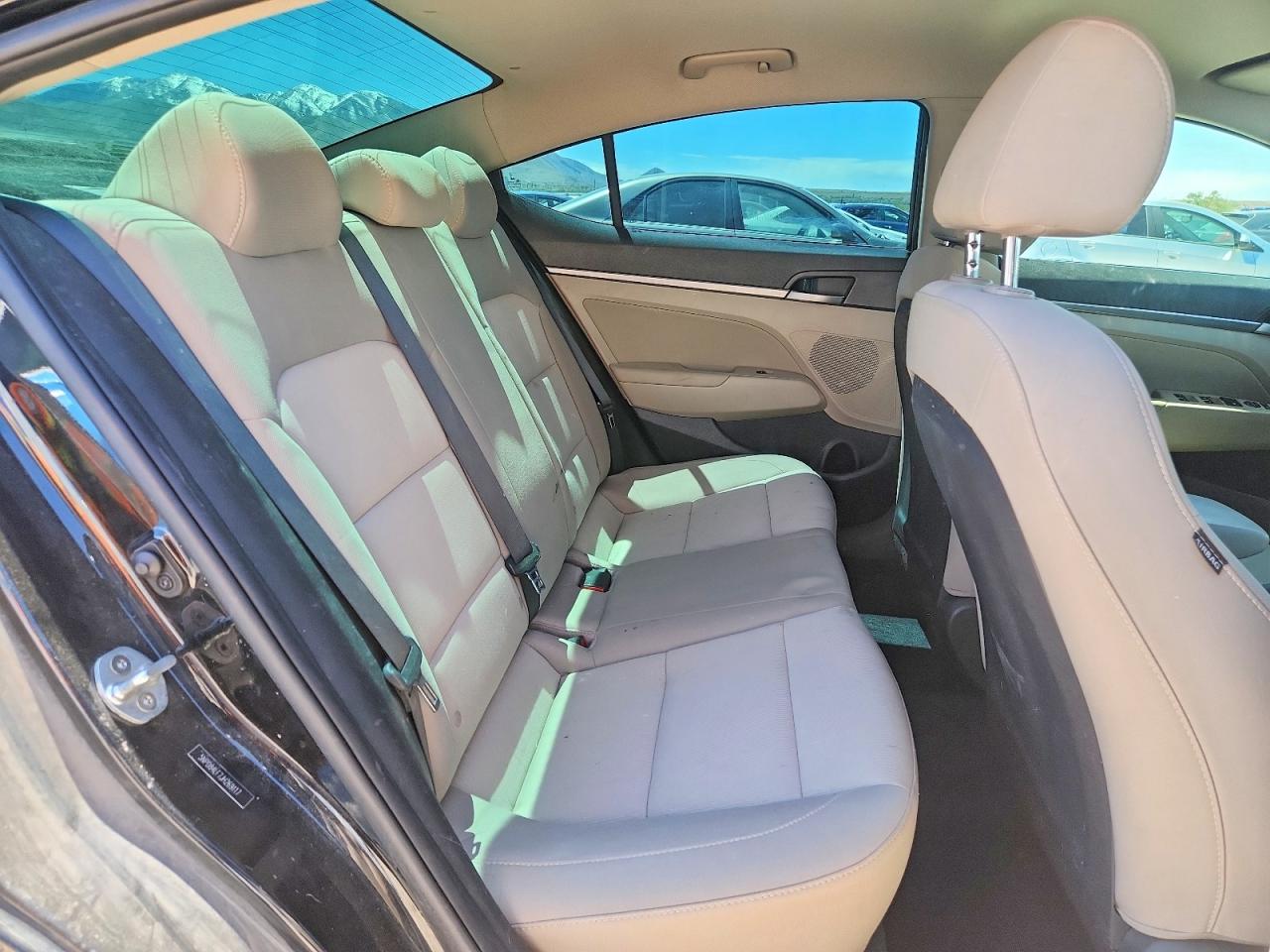 2018 Hyundai Elantra Sel Черный vin: 5NPD84LF7JH269117