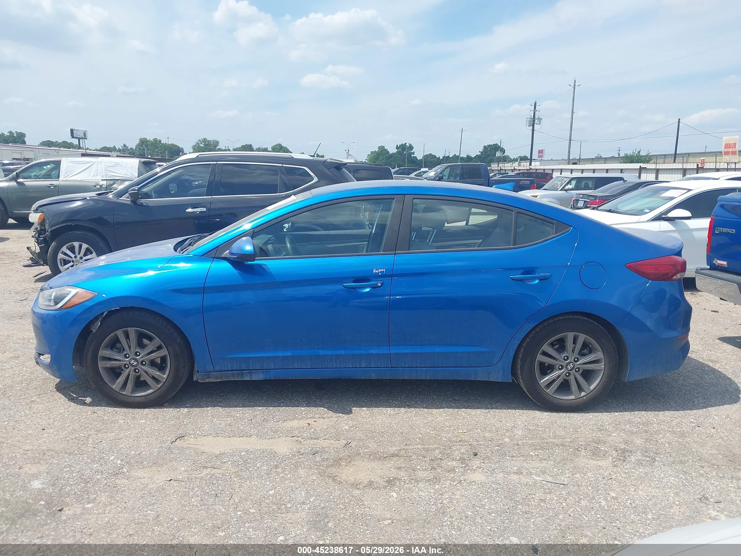 2018 Hyundai Elantra Sel Blue vin: 5NPD84LF7JH311429