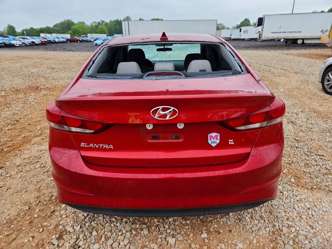 2018 Hyundai Elantra Sel Red vin: 5NPD84LF7JH339425