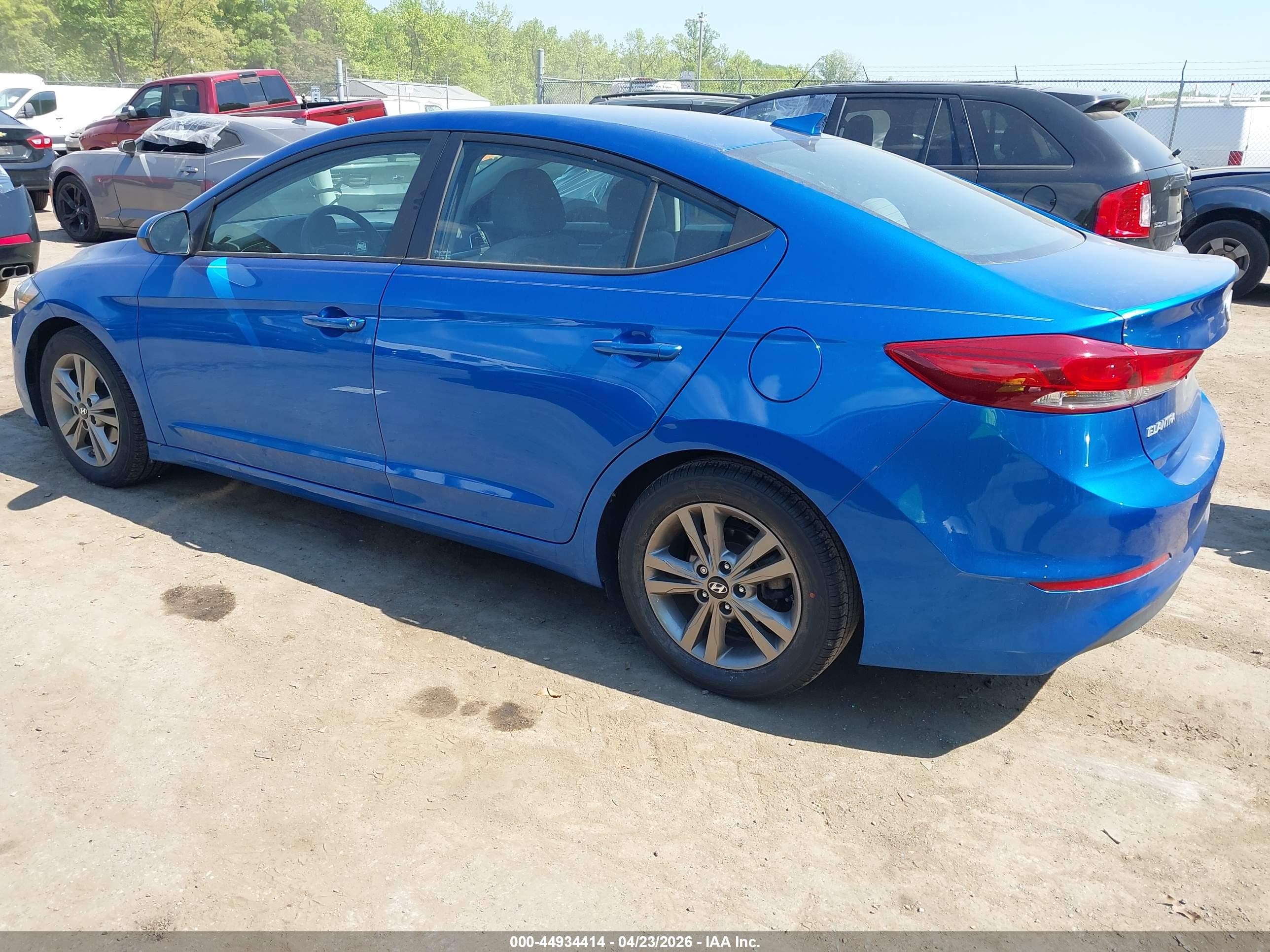 2018 Hyundai Elantra Sel Синий vin: 5NPD84LF7JH342194