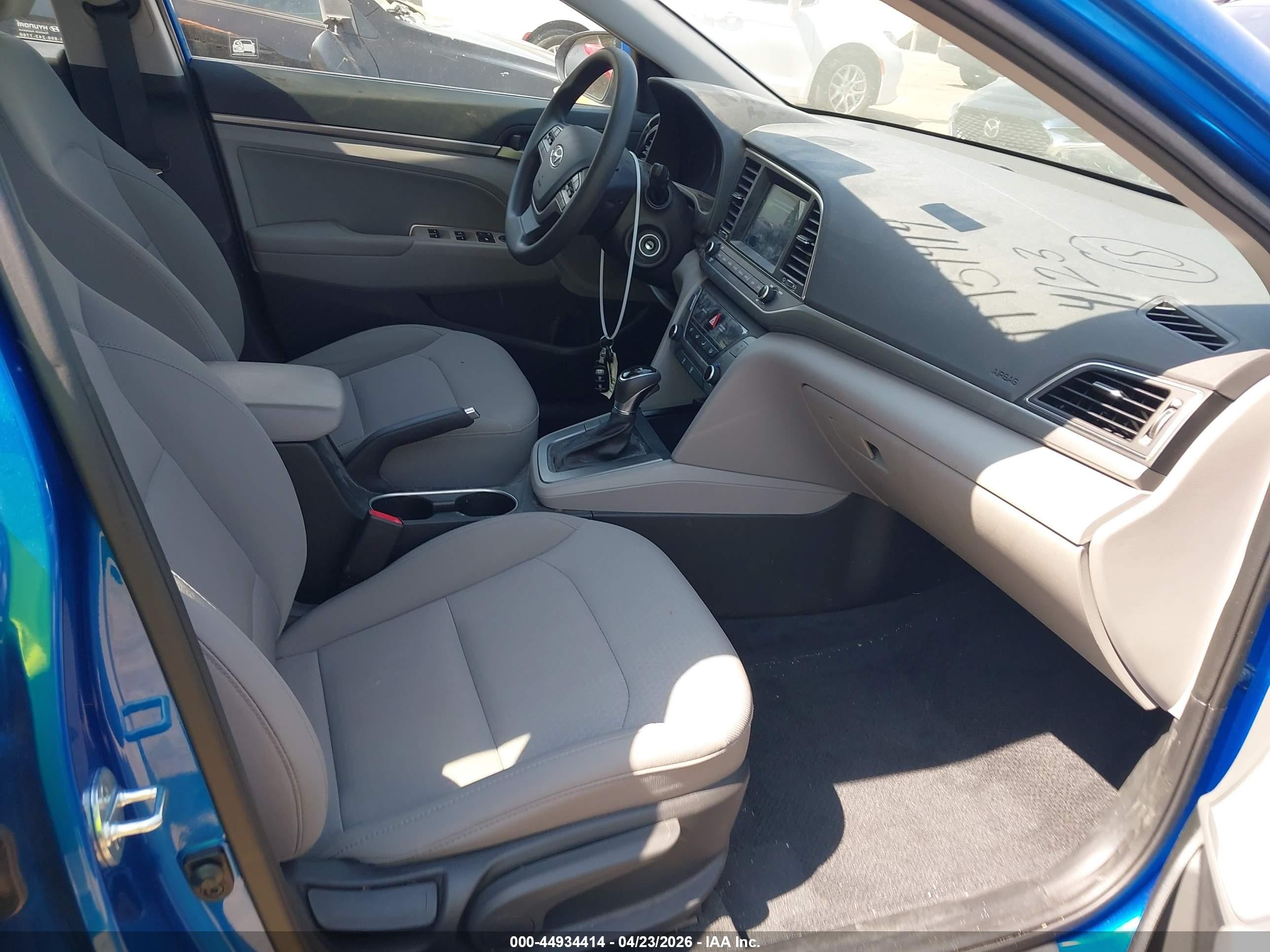 2018 Hyundai Elantra Sel Синий vin: 5NPD84LF7JH342194