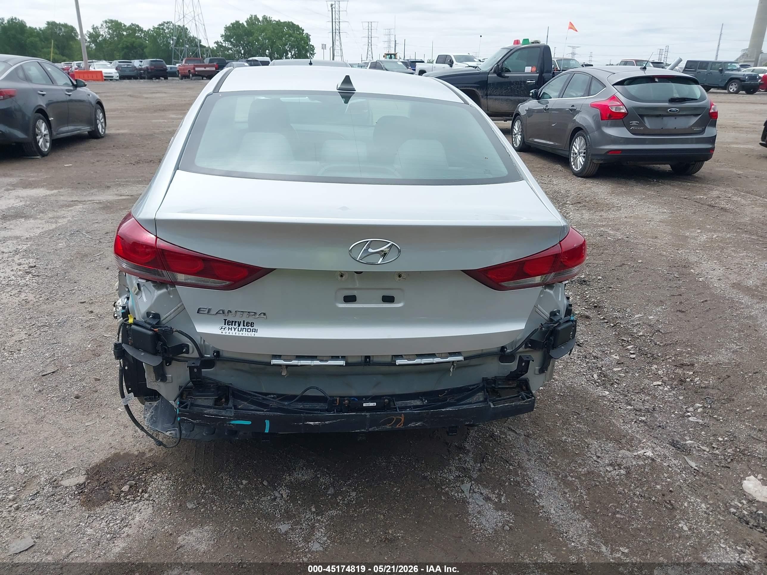 2018 Hyundai Elantra Value Edition Silver vin: 5NPD84LF7JH402362