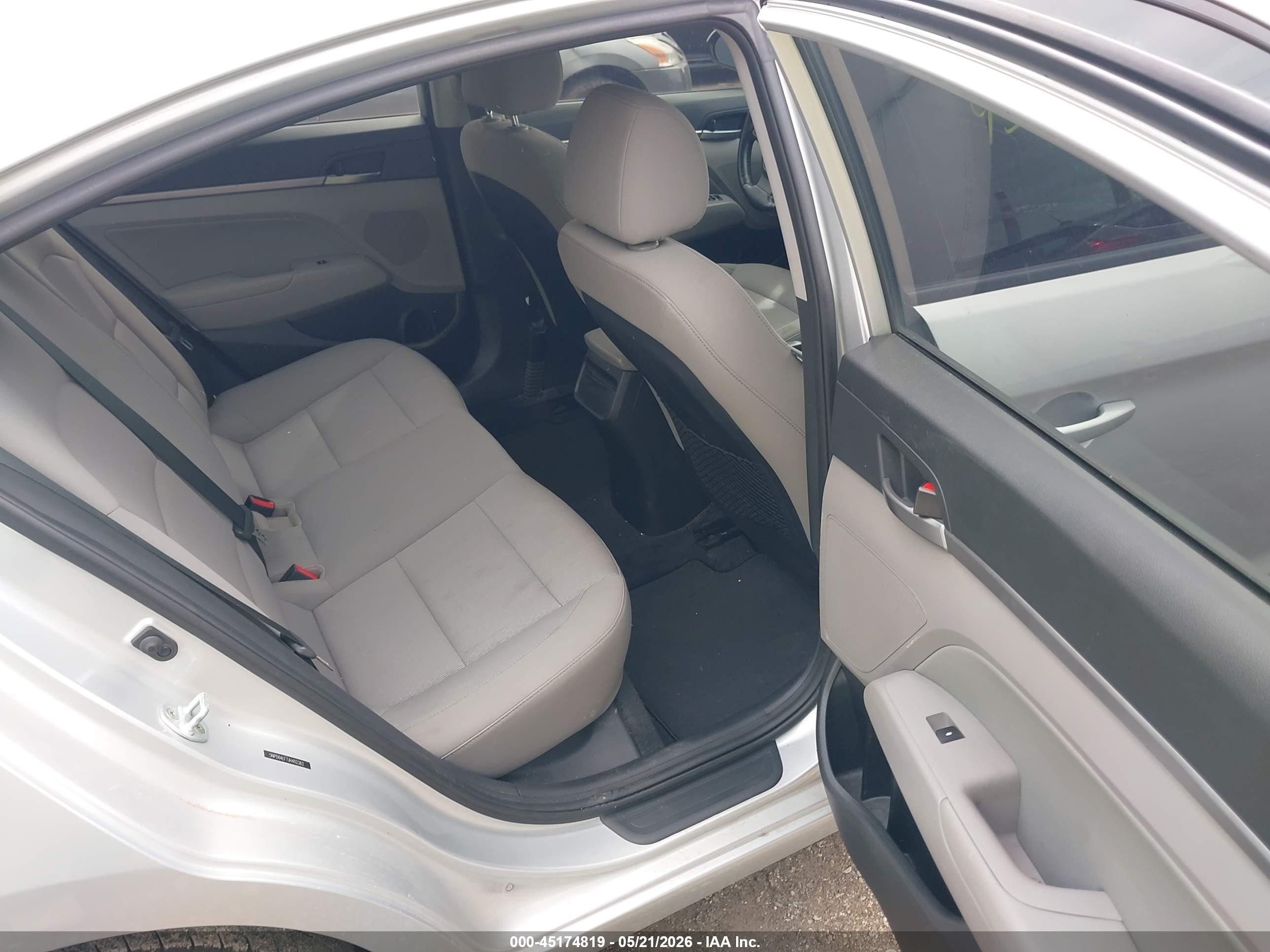 2018 Hyundai Elantra Value Edition Silver vin: 5NPD84LF7JH402362