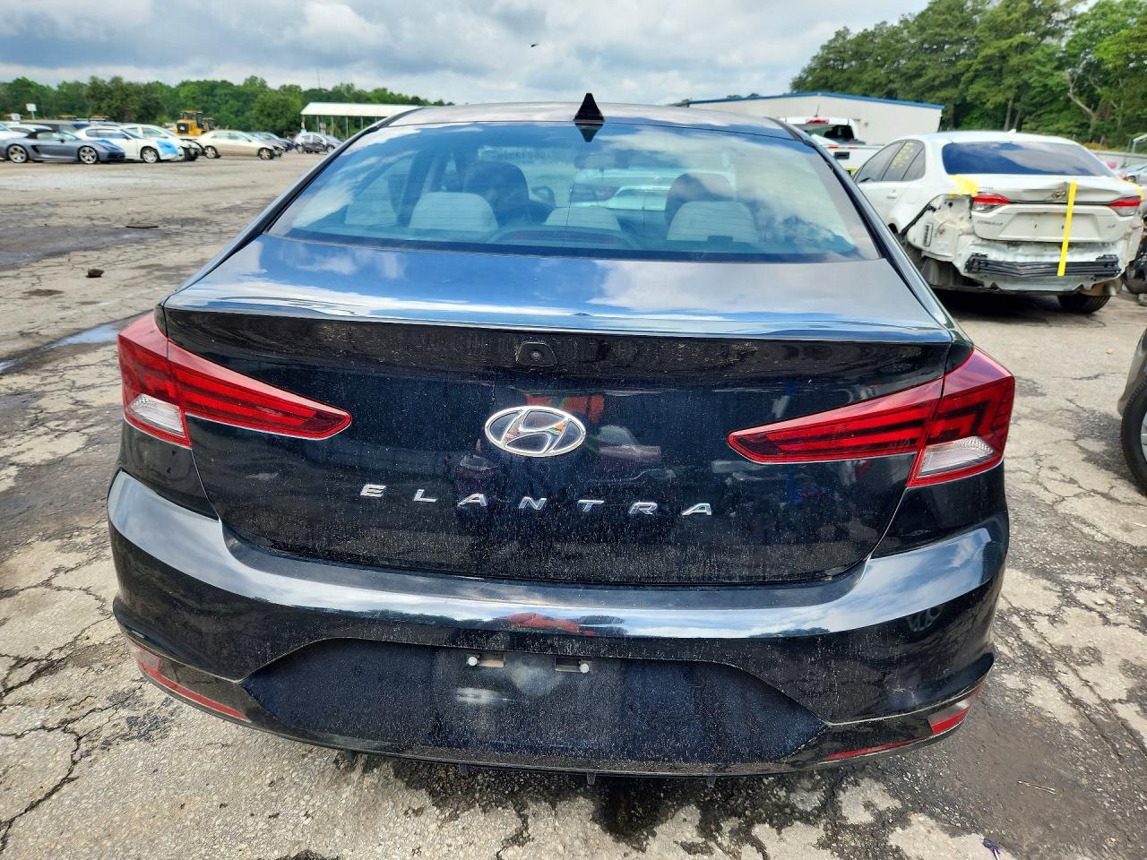 2019 Hyundai Elantra Sel Черный vin: 5NPD84LF7KH432768