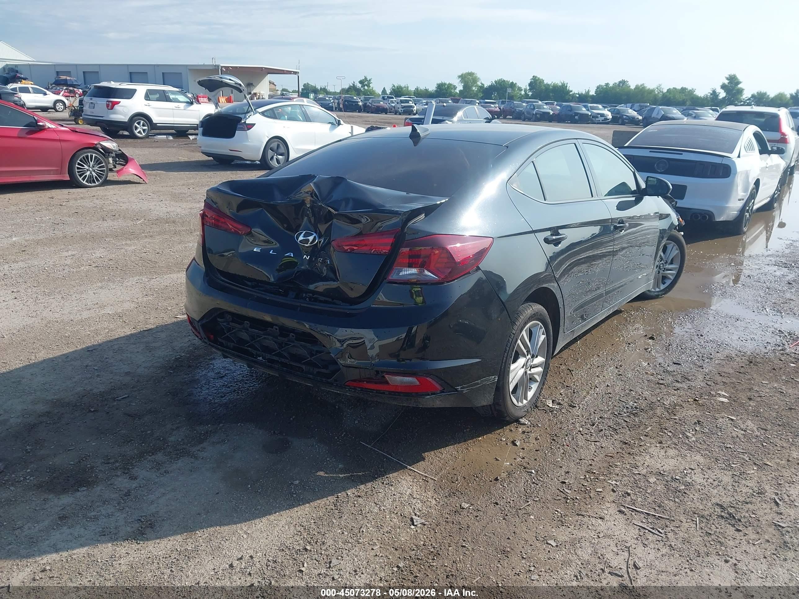 2019 Hyundai Elantra Sel Black vin: 5NPD84LF7KH440384