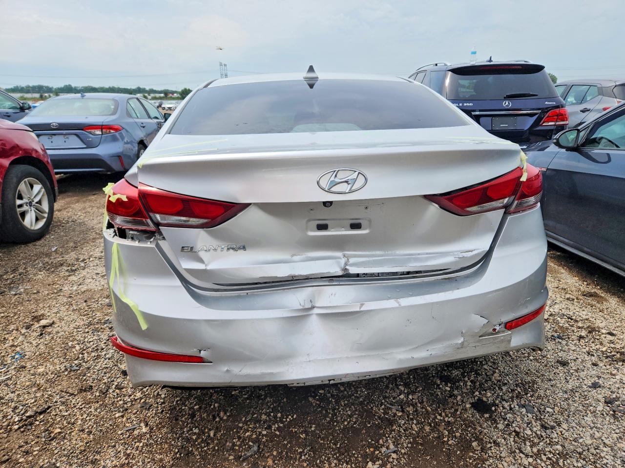 2017 Hyundai Elantra Se Silver vin: 5NPD84LF8HH037443