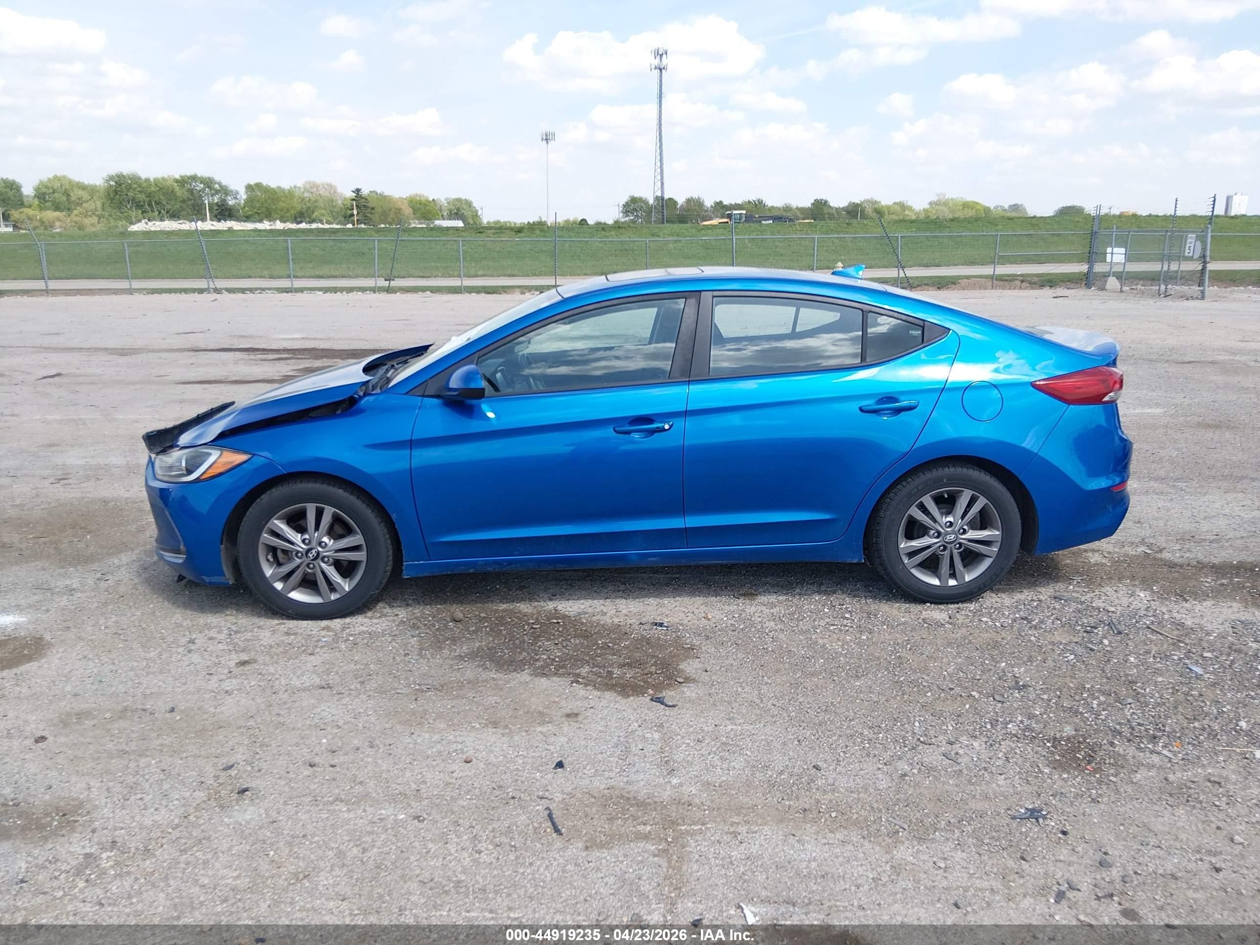 2017 Hyundai Elantra Value Edition Синий vin: 5NPD84LF8HH170350