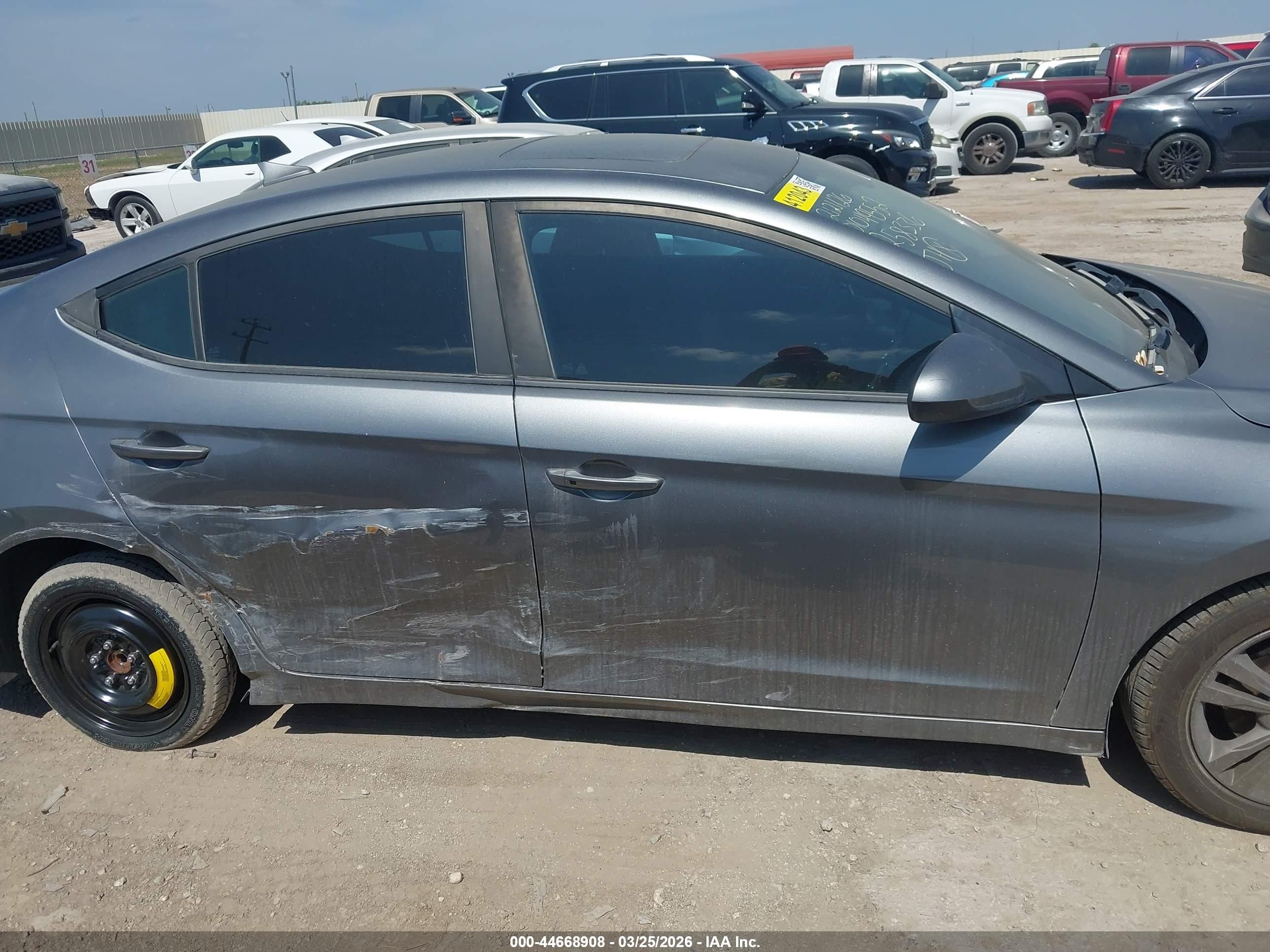 2018 Hyundai Elantra Value Edition Gray vin: 5NPD84LF8JH258336