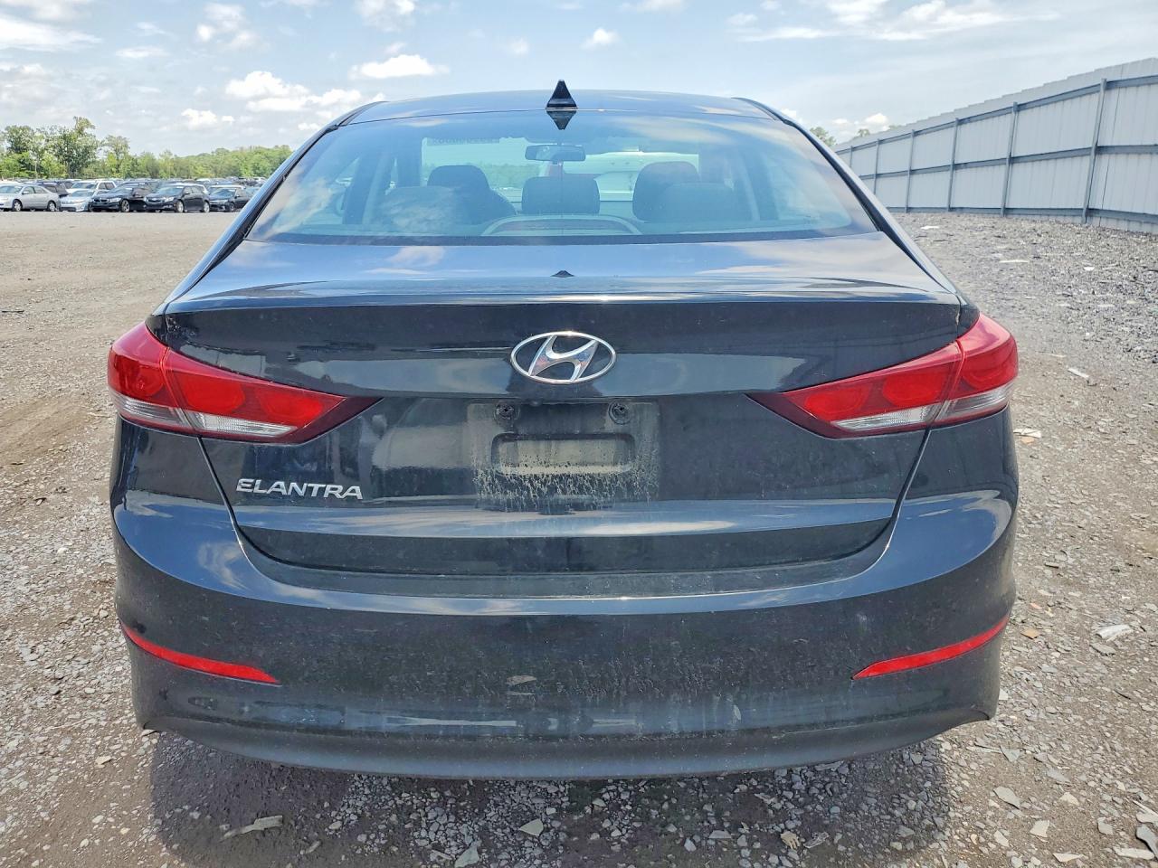 2018 Hyundai Elantra Sel Black vin: 5NPD84LF8JH332094