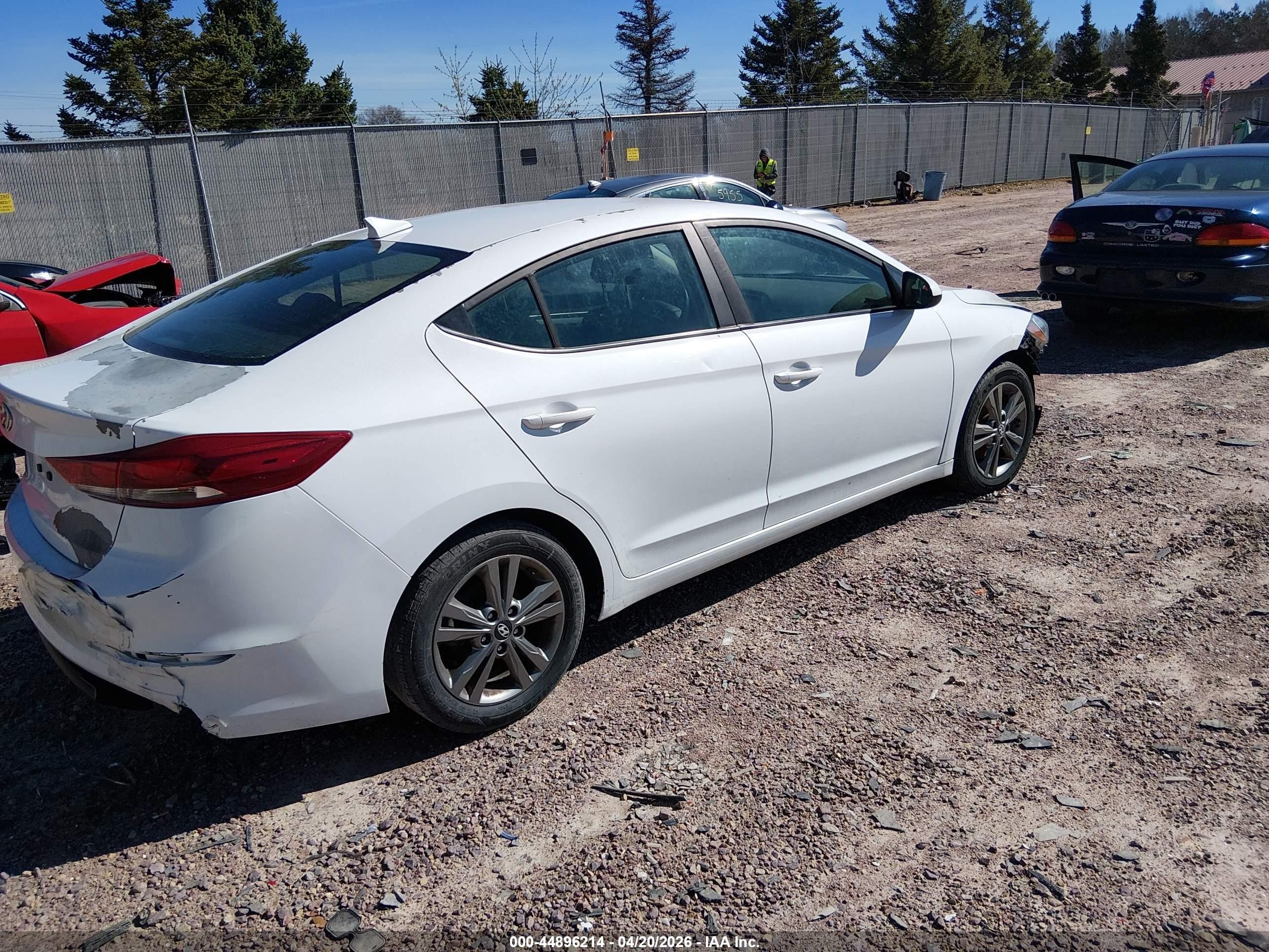 2018 Hyundai Elantra Sel White vin: 5NPD84LF8JH338767