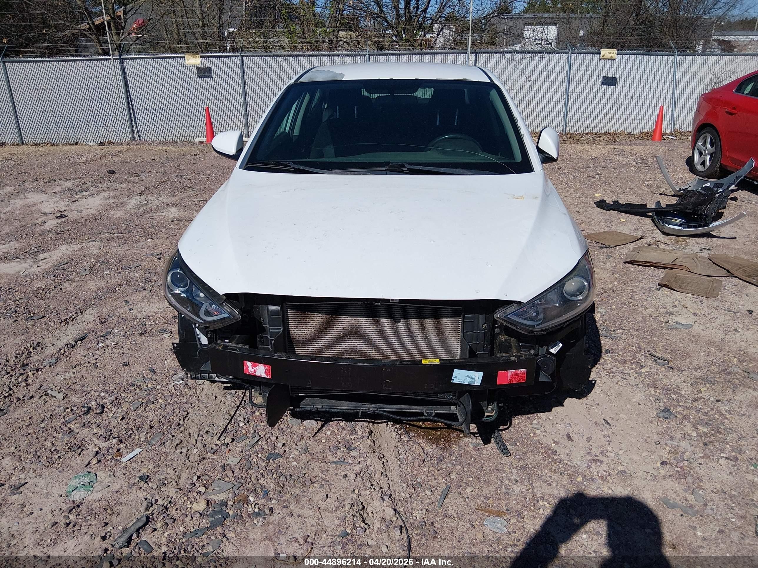 2018 Hyundai Elantra Sel White vin: 5NPD84LF8JH338767