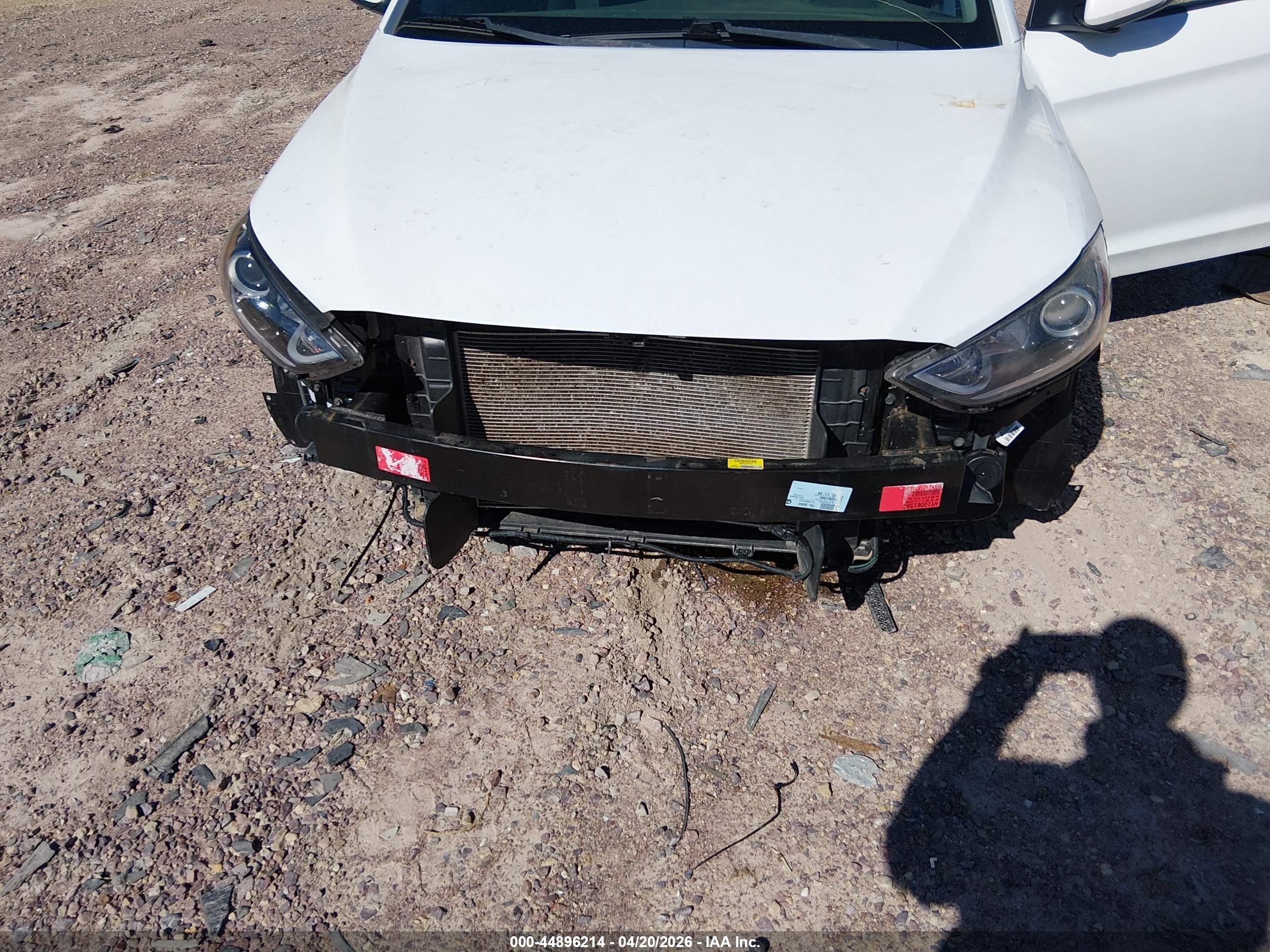 2018 Hyundai Elantra Sel White vin: 5NPD84LF8JH338767