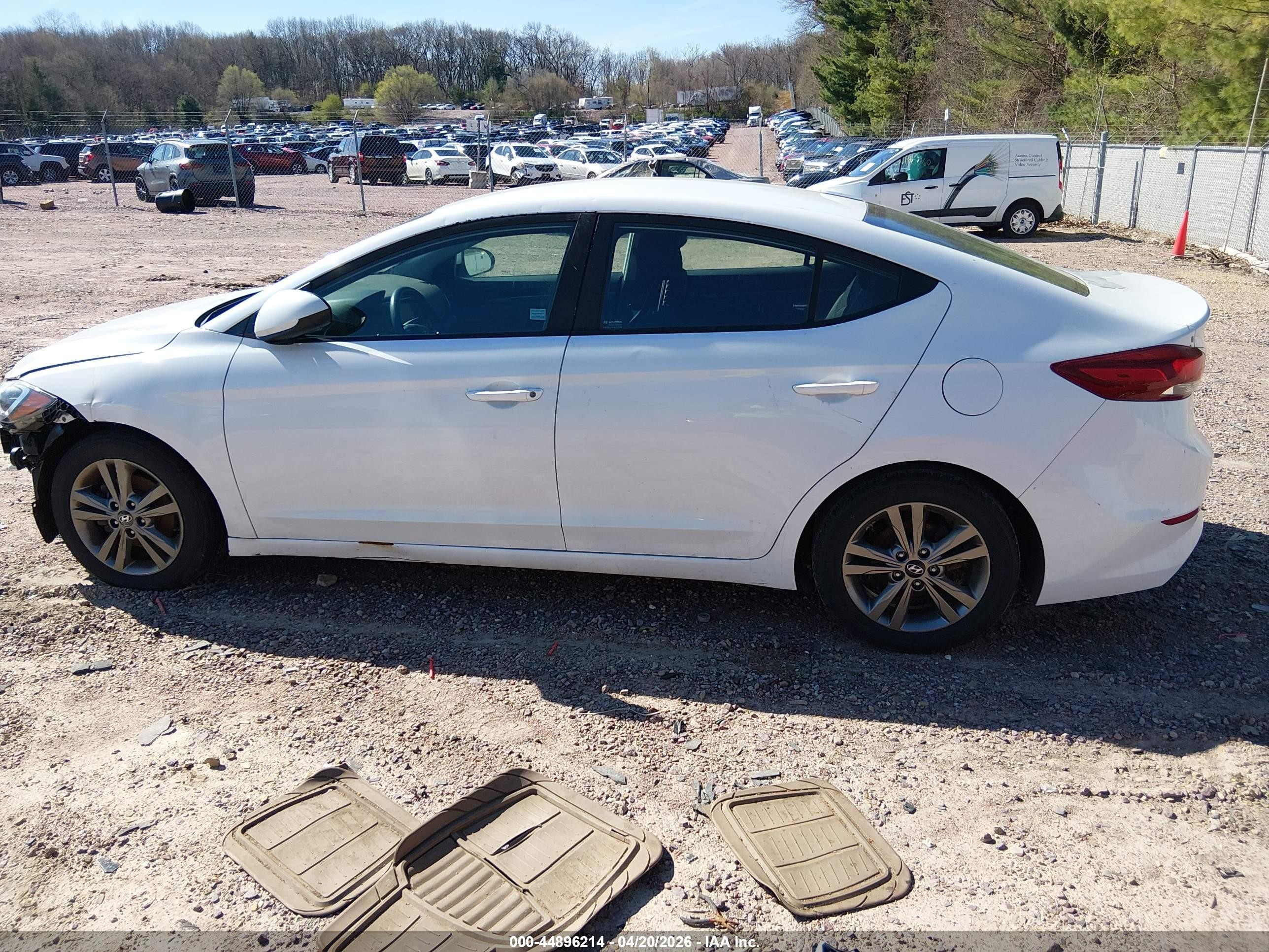 2018 Hyundai Elantra Sel White vin: 5NPD84LF8JH338767