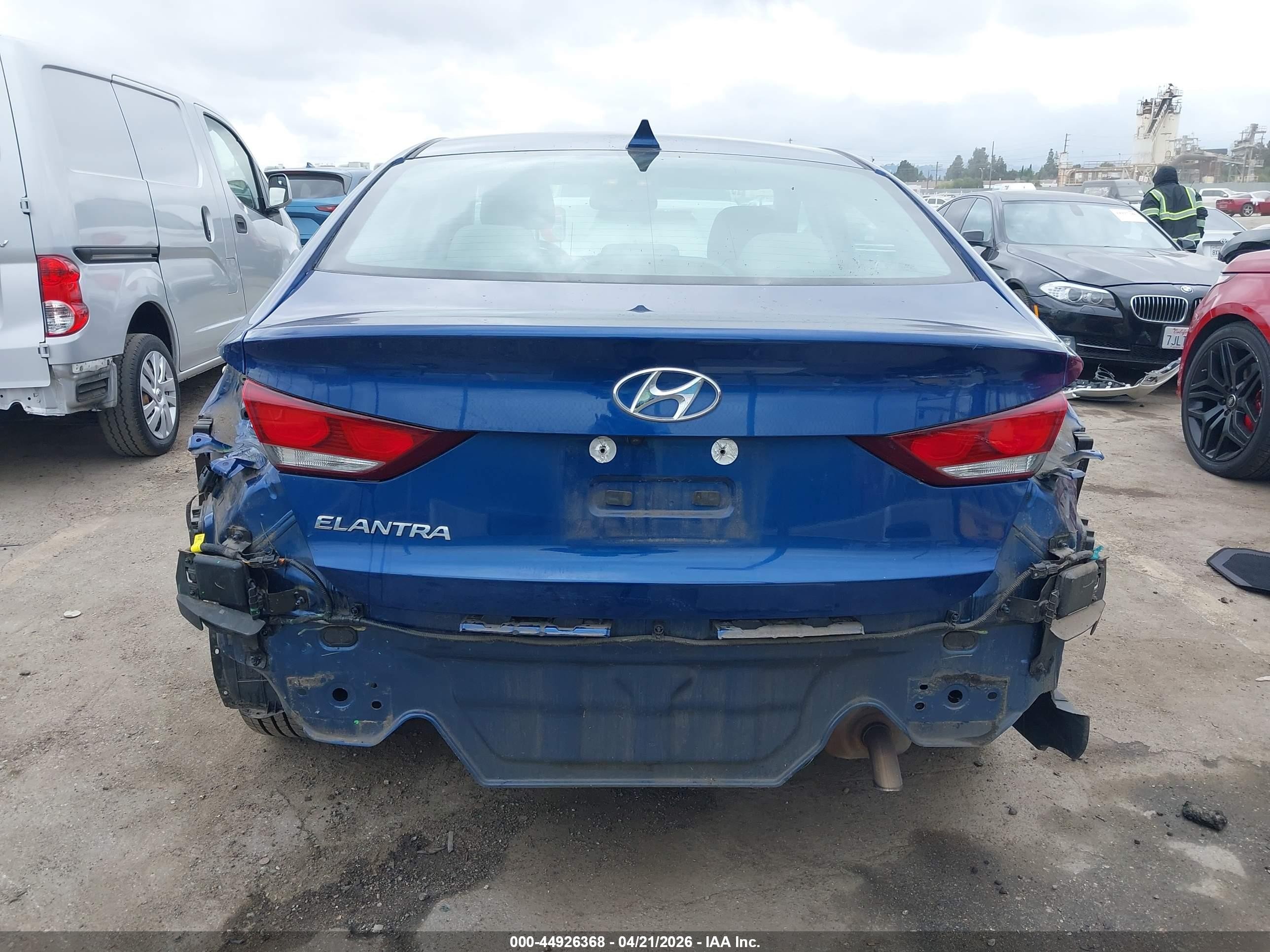 2018 Hyundai Elantra Value Edition Blue vin: 5NPD84LF8JH355617