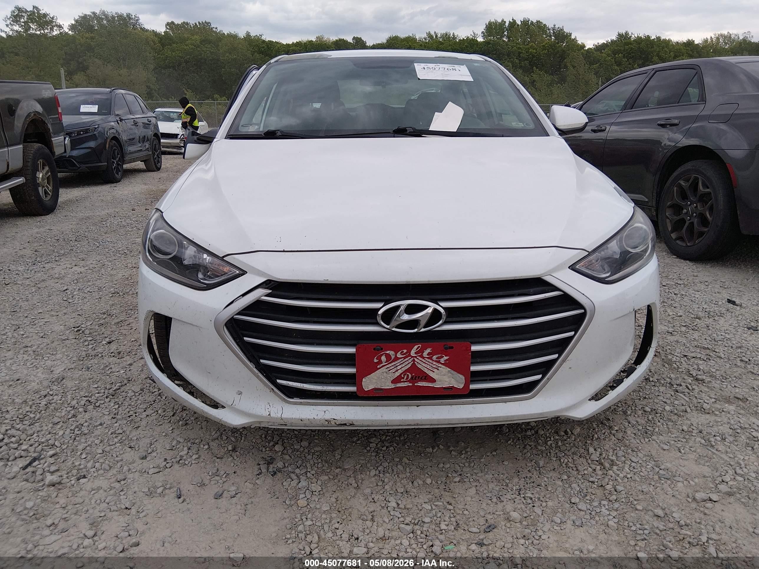2018 Hyundai Elantra Sel White vin: 5NPD84LF8JH358274