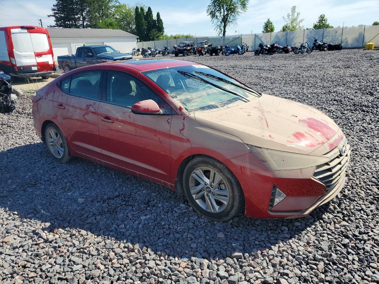 2020 Hyundai Elantra Value Edition Red vin: 5NPD84LF8LH538373