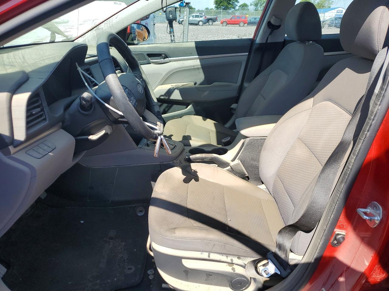 2020 Hyundai Elantra Value Edition Red vin: 5NPD84LF8LH538373