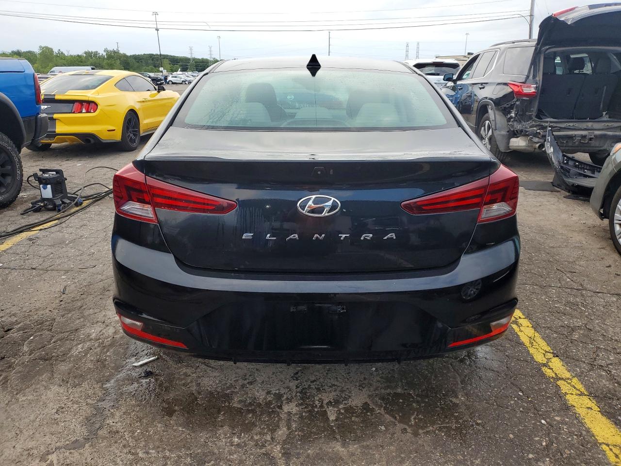 2020 Hyundai Elantra Sel Black vin: 5NPD84LF8LH578887