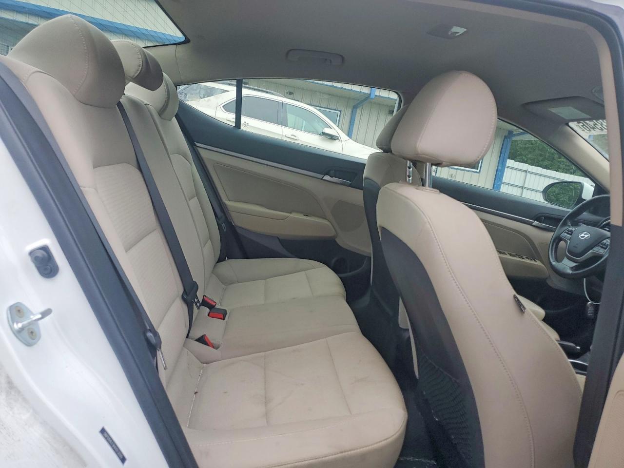2017 Hyundai Elantra Se White vin: 5NPD84LF9HH013099