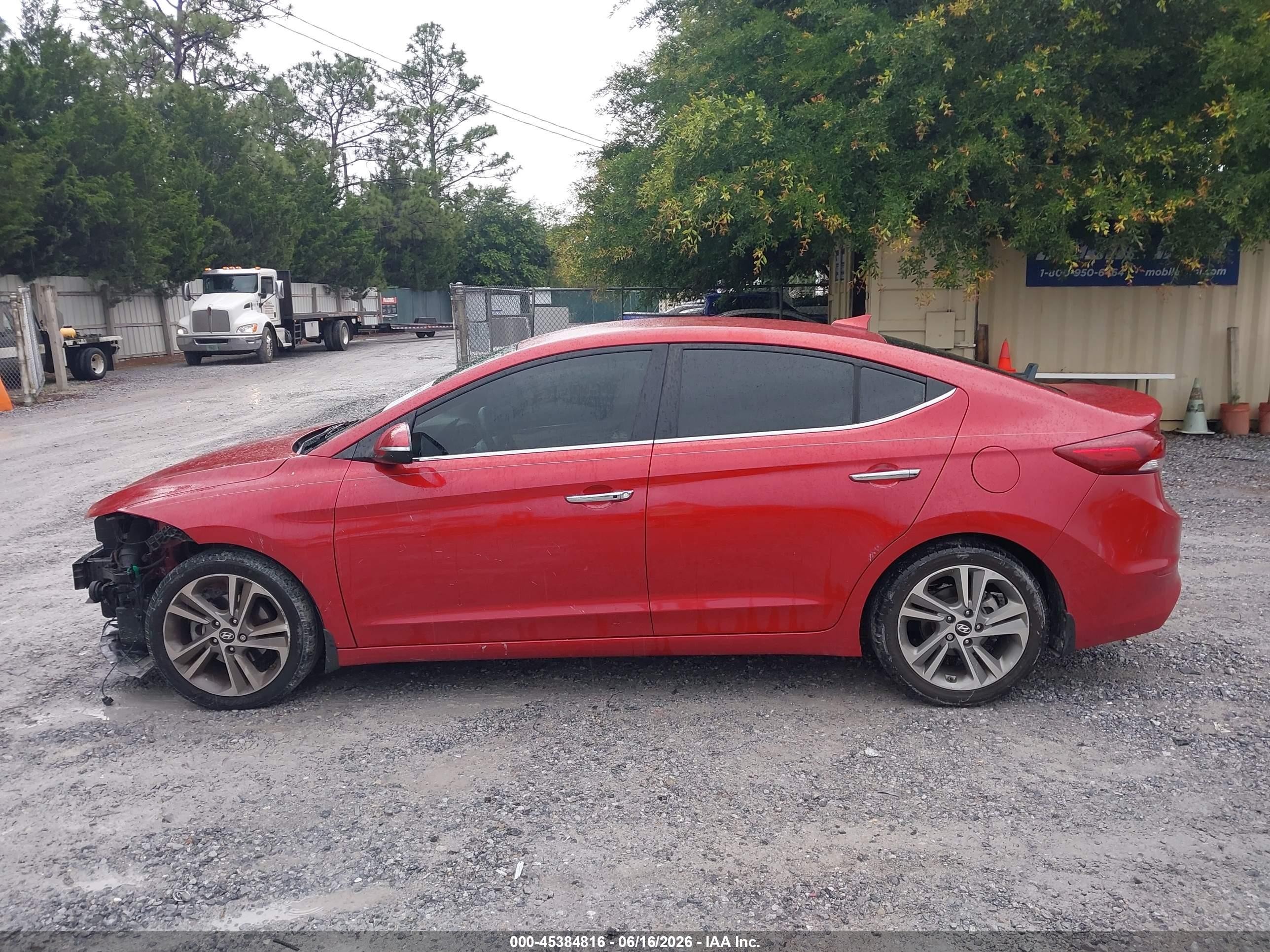 2017 Hyundai Elantra Limited Red vin: 5NPD84LF9HH055899