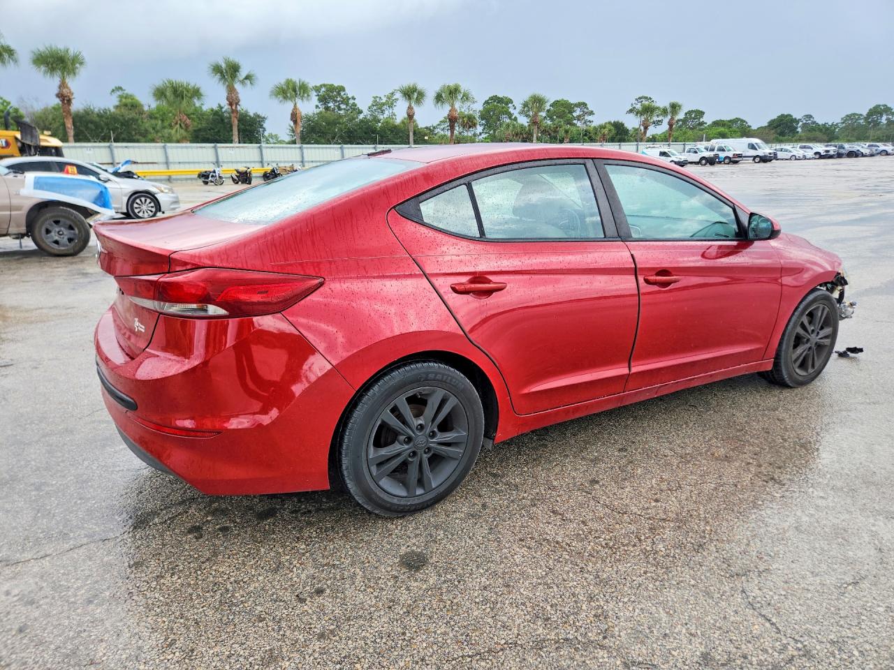 2017 Hyundai Elantra Se Red vin: 5NPD84LF9HH065543