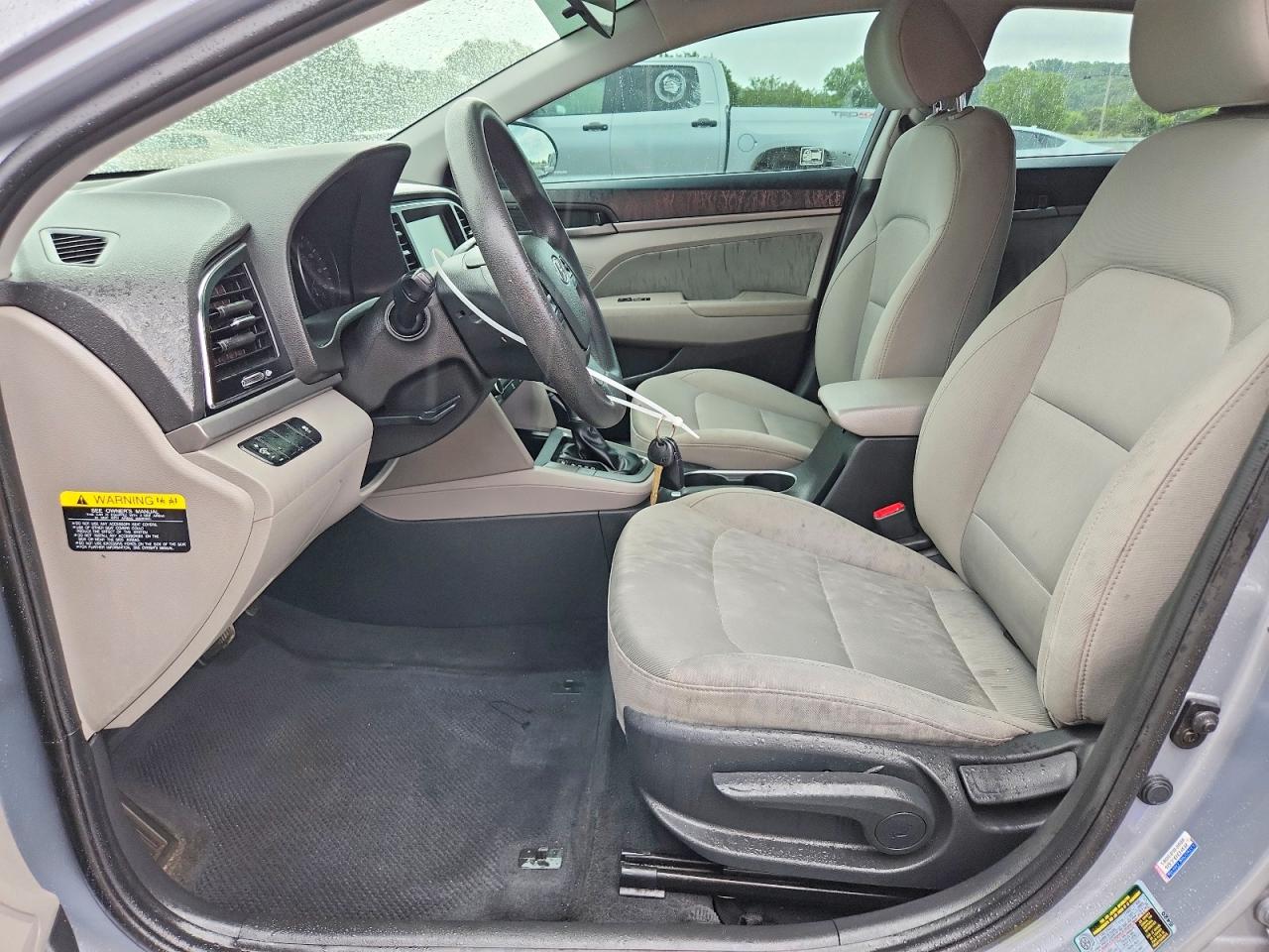 2017 Hyundai Elantra Se Silver vin: 5NPD84LF9HH162743