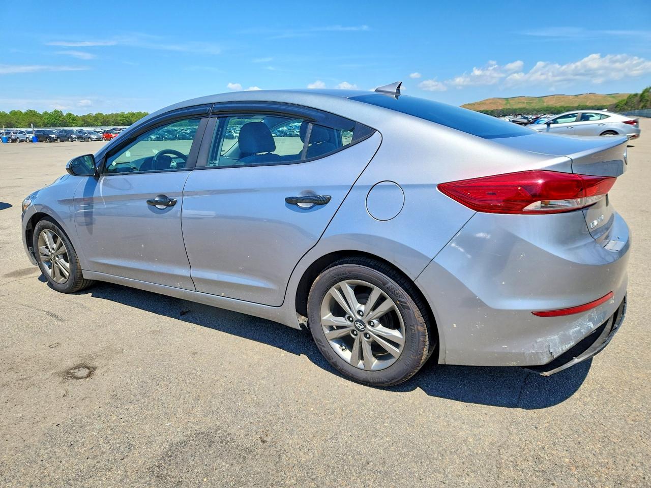 2017 Hyundai Elantra Se Silver vin: 5NPD84LF9HH177422