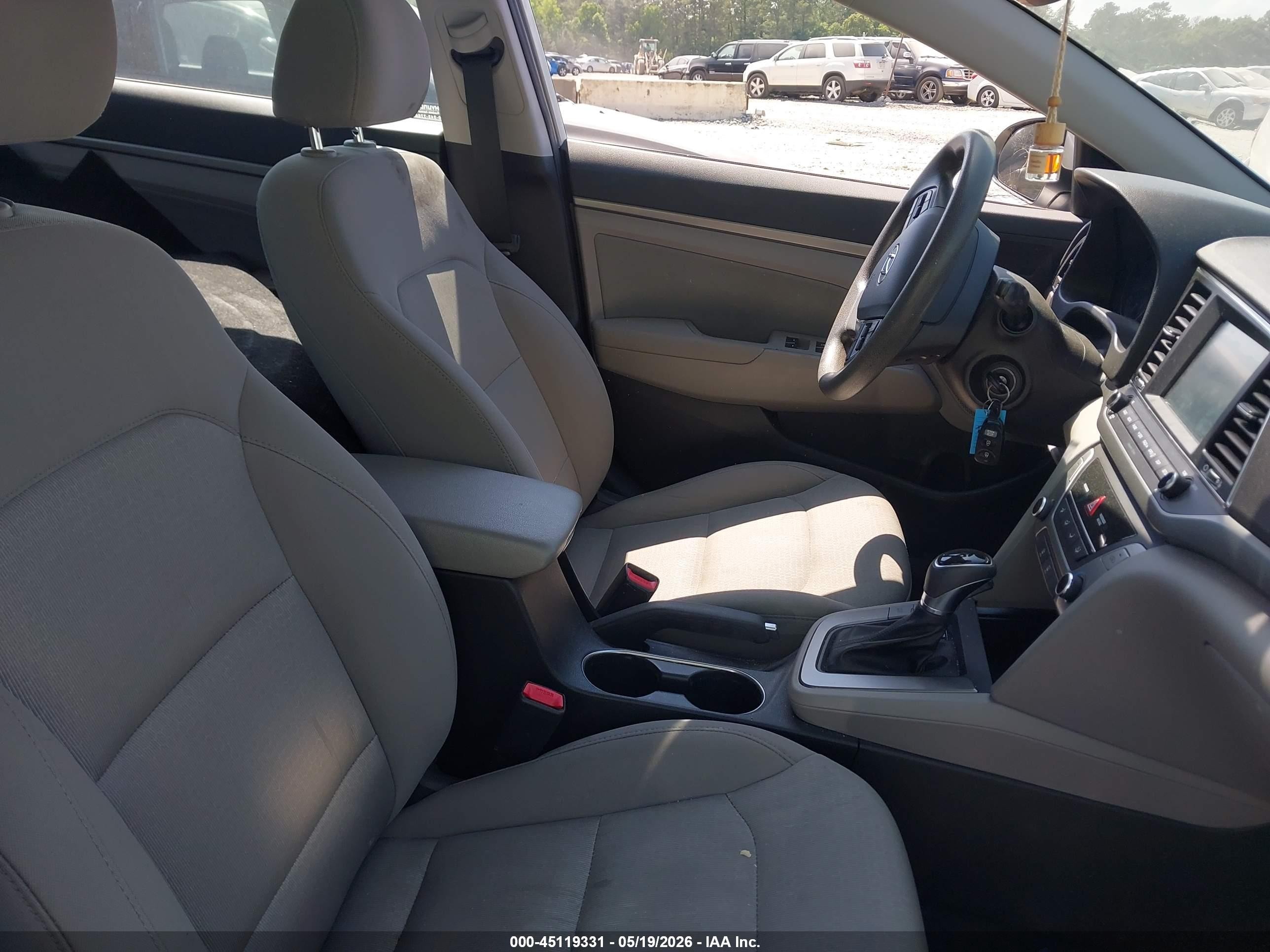 2018 Hyundai Elantra Sel Silver vin: 5NPD84LF9JH249838