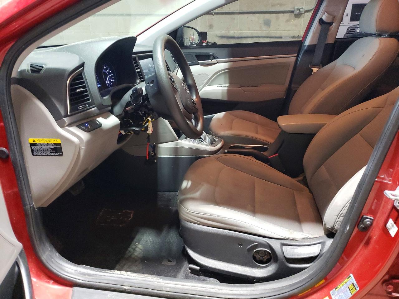 2018 Hyundai Elantra Sel Красный vin: 5NPD84LF9JH300013