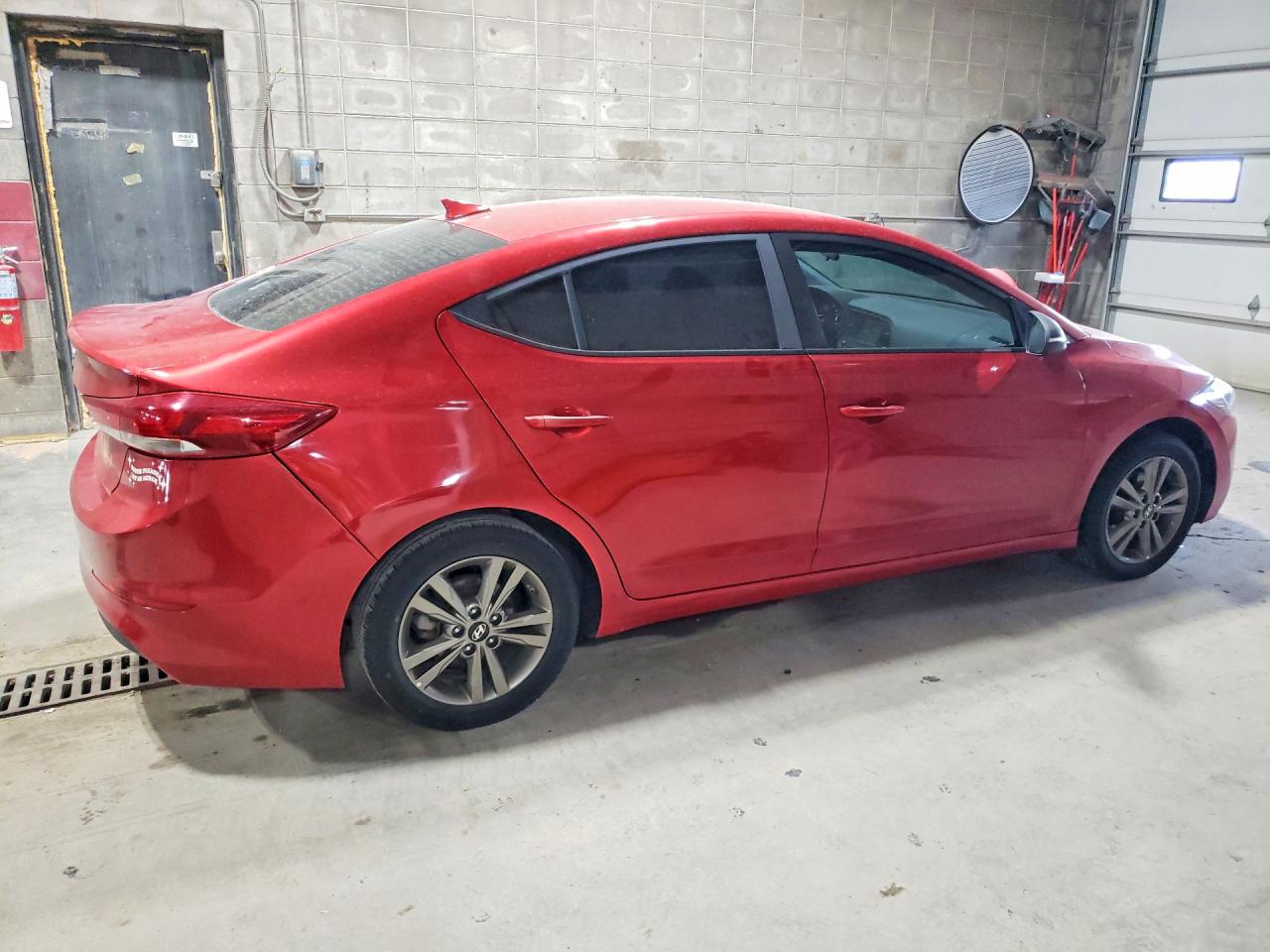 2018 Hyundai Elantra Sel Красный vin: 5NPD84LF9JH300013