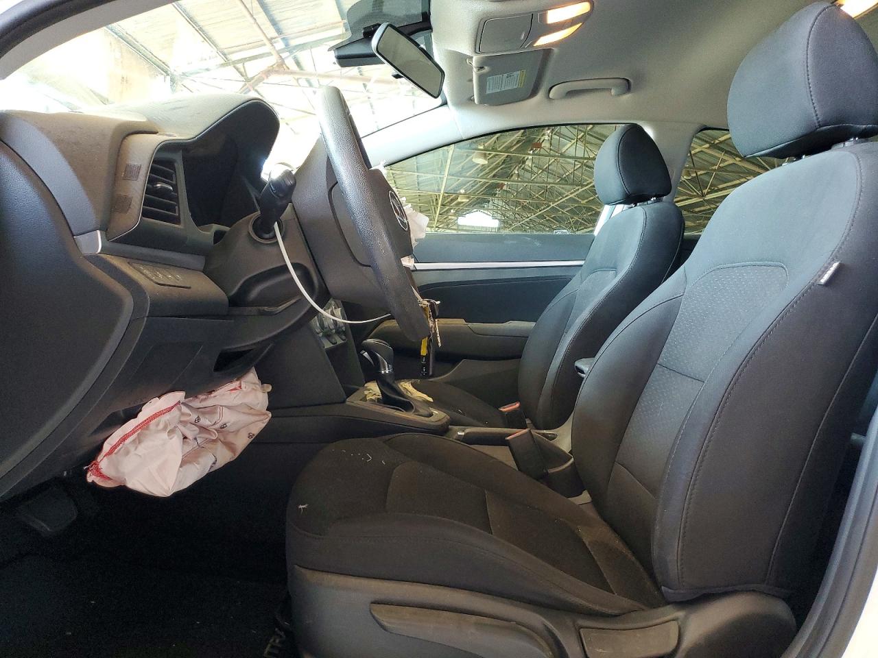 2019 Hyundai Elantra Sel White vin: 5NPD84LF9KH471930