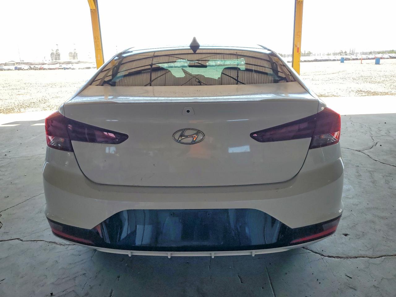 2019 Hyundai Elantra Sel White vin: 5NPD84LF9KH471930