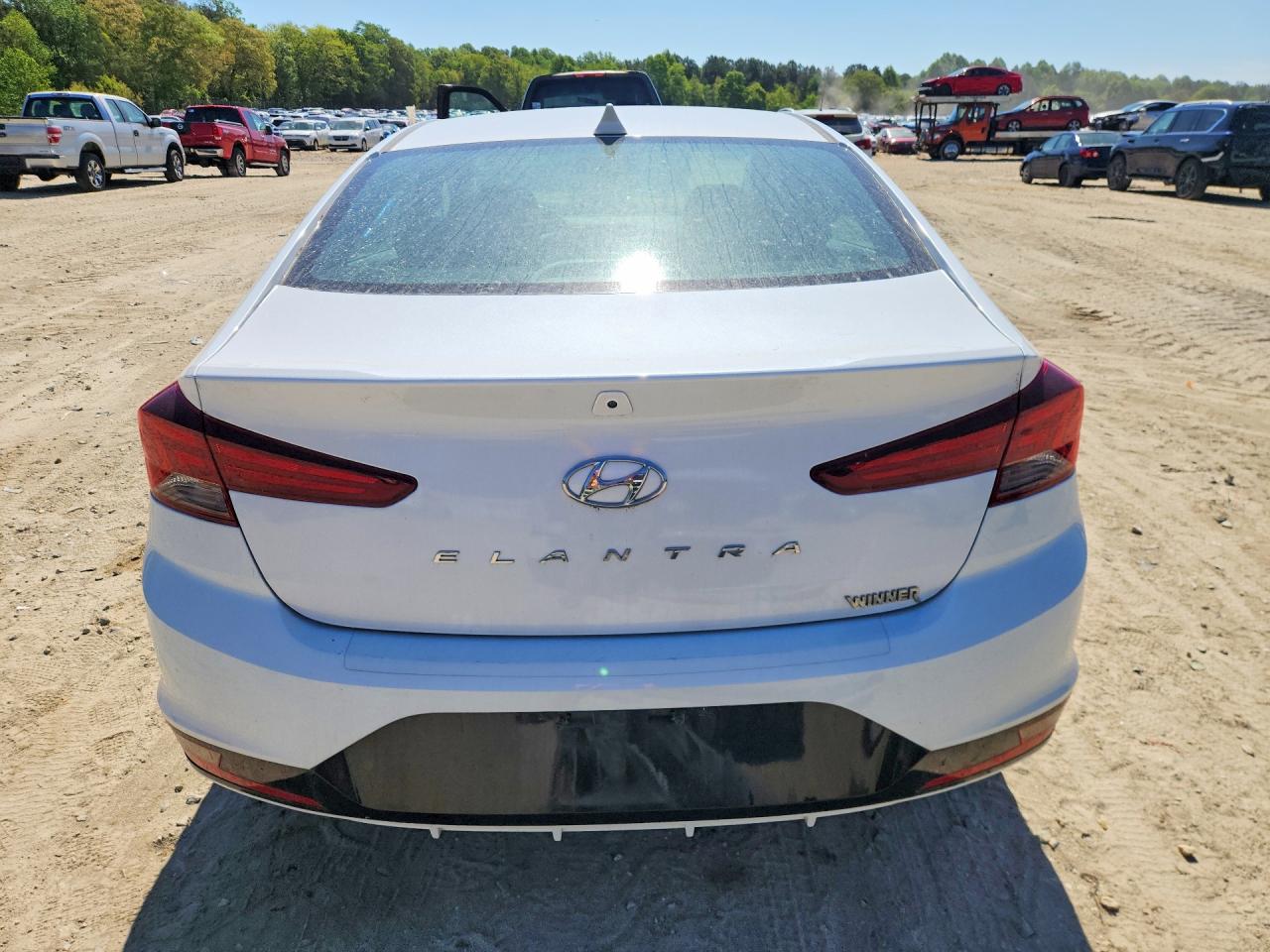 2020 Hyundai Elantra Value Edition White vin: 5NPD84LF9LH612271