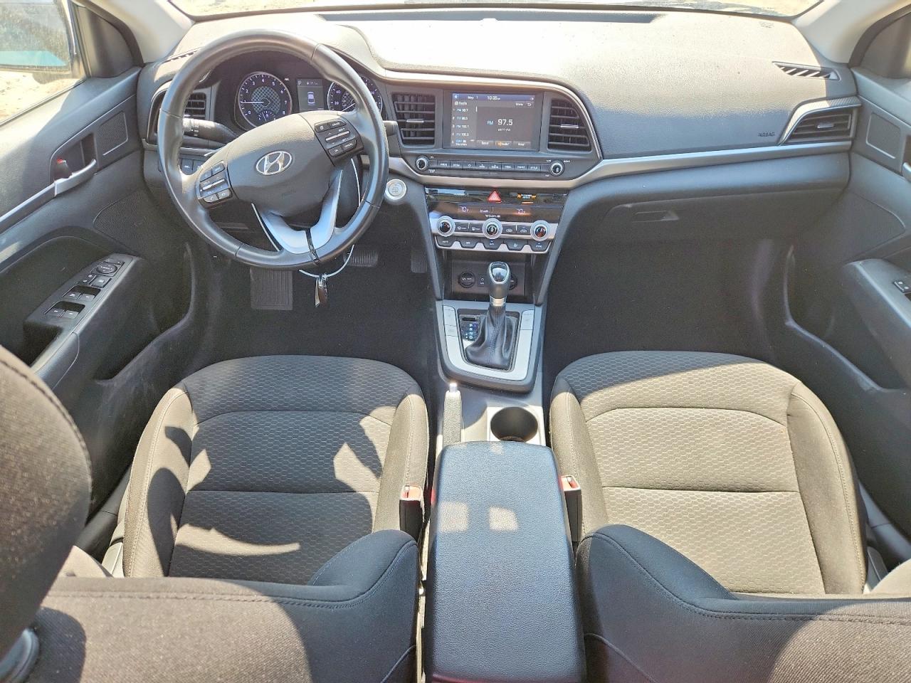 2020 Hyundai Elantra Value Edition White vin: 5NPD84LF9LH612271