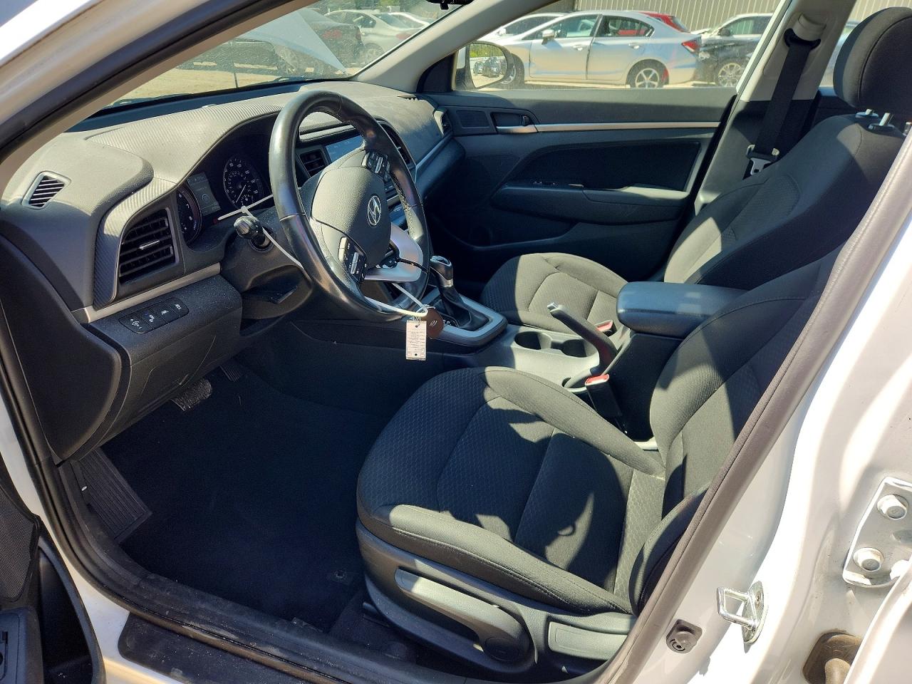2020 Hyundai Elantra Value Edition White vin: 5NPD84LF9LH612271